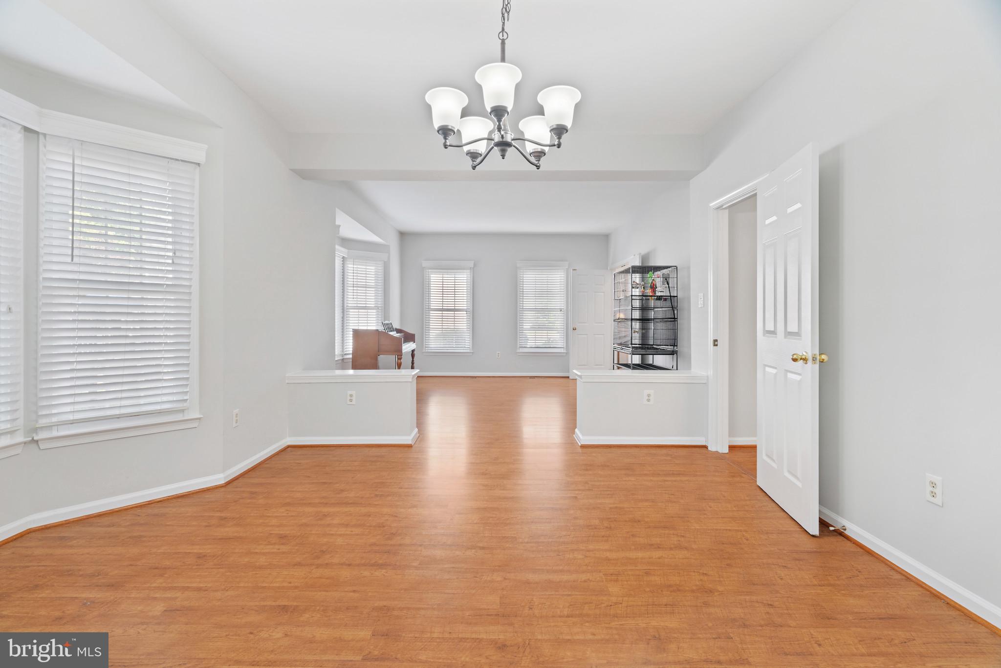 WELLINGTON/CLOVERHILL - Residential