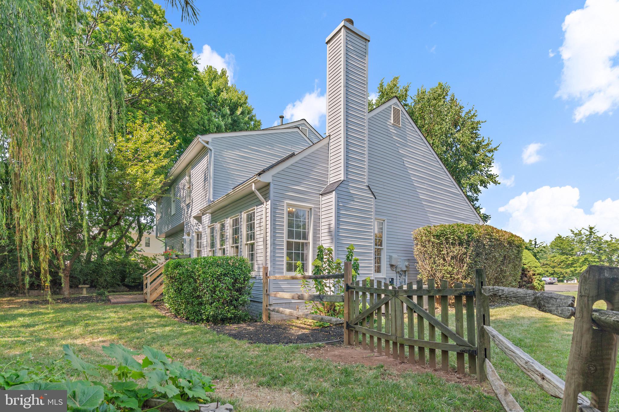 WELLINGTON/CLOVERHILL - Residential