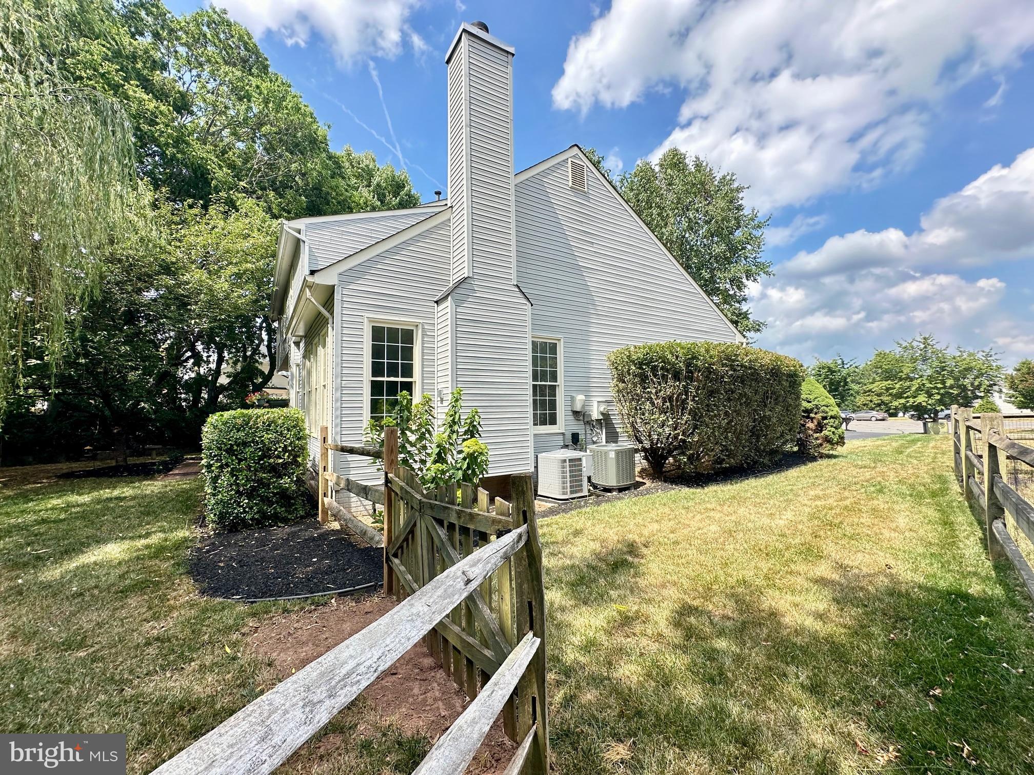 WELLINGTON/CLOVERHILL - Residential