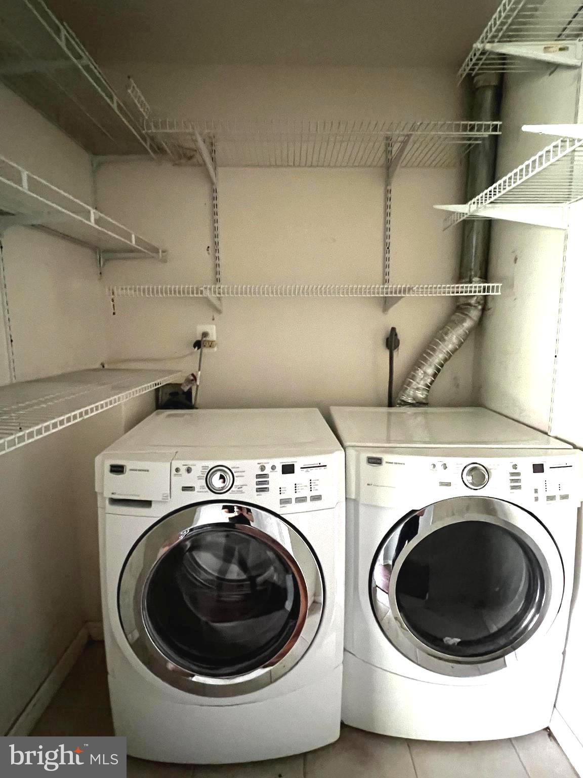 HOLMES RUN PARK - Residential