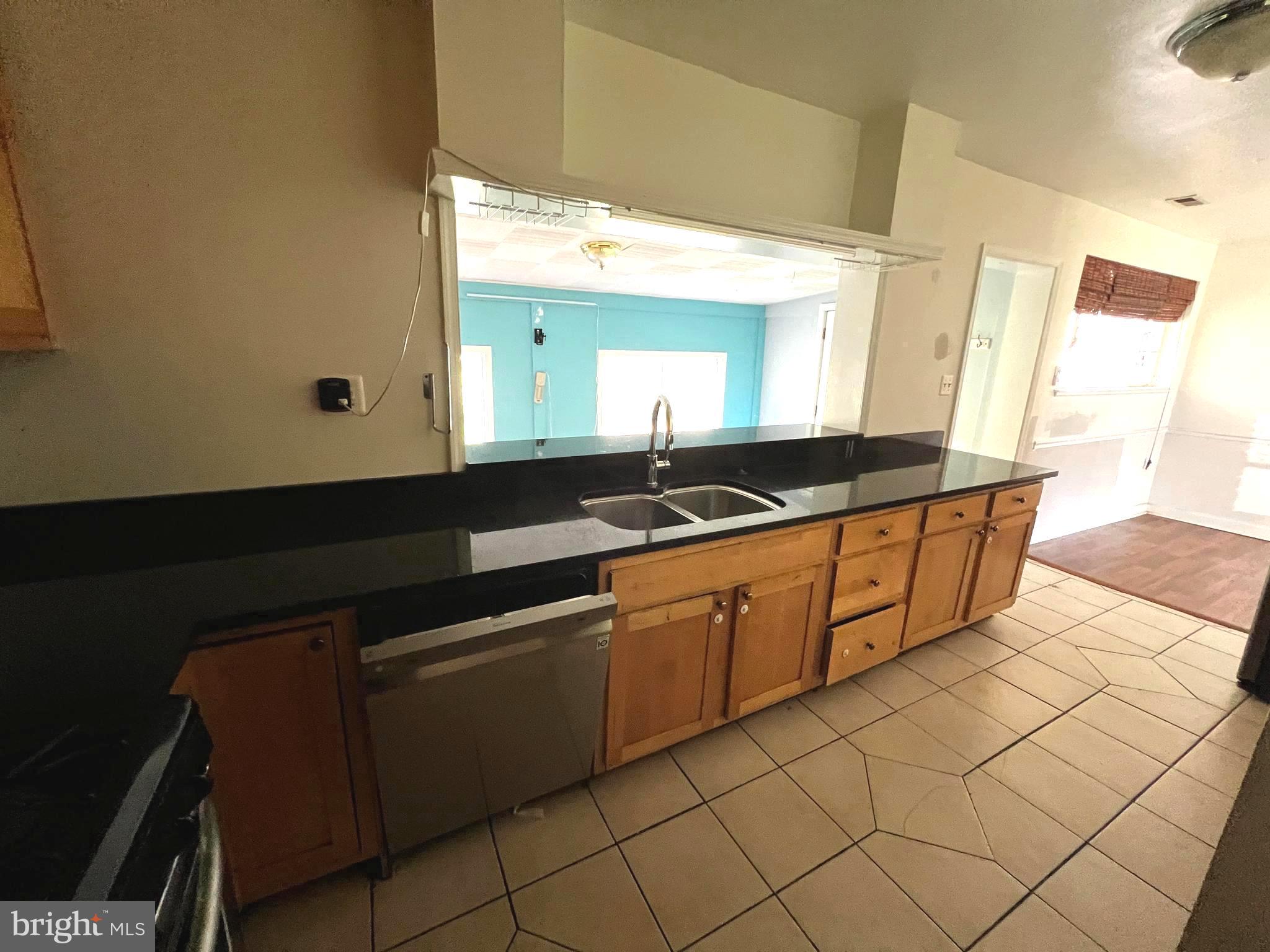 HOLMES RUN PARK - Residential