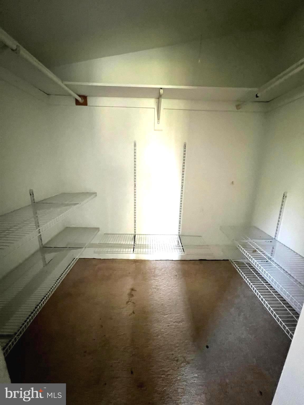 HOLMES RUN PARK - Residential