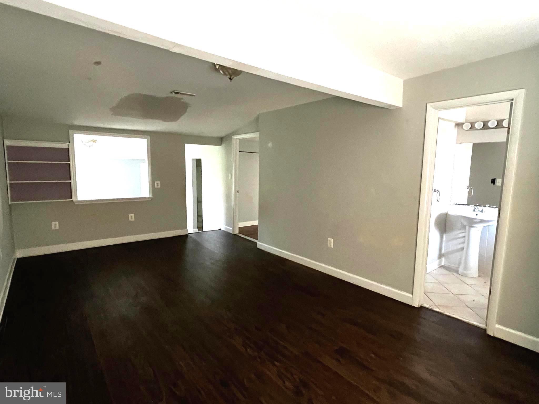 HOLMES RUN PARK - Residential