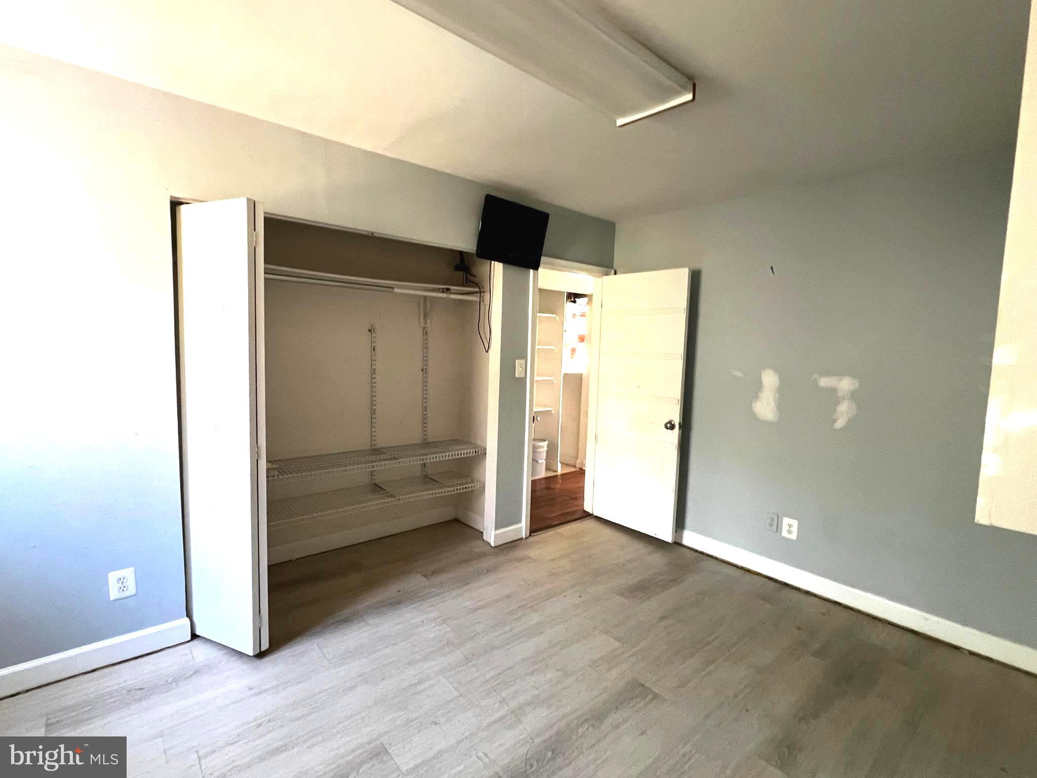 HOLMES RUN PARK - Residential