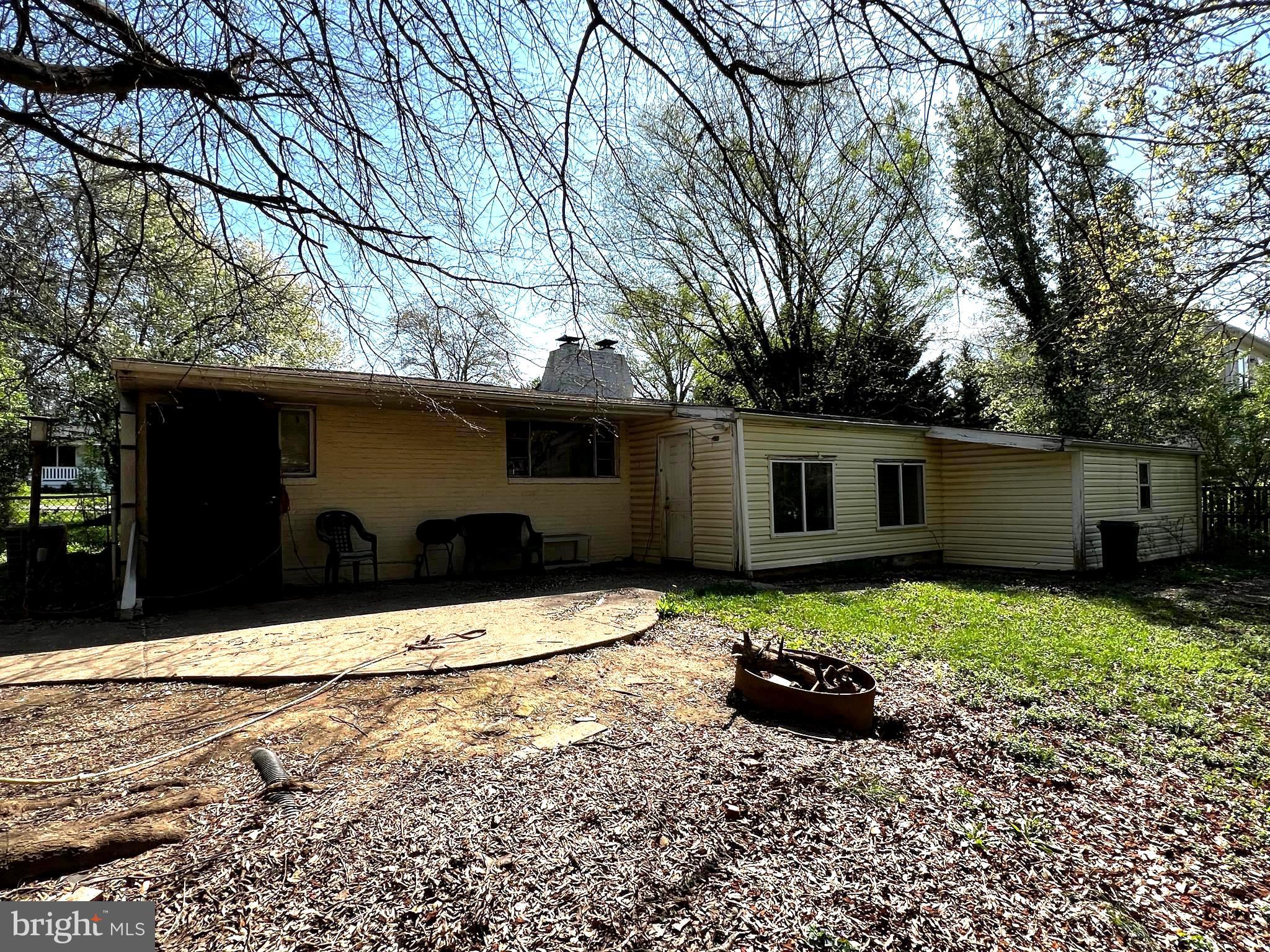 HOLMES RUN PARK - Residential