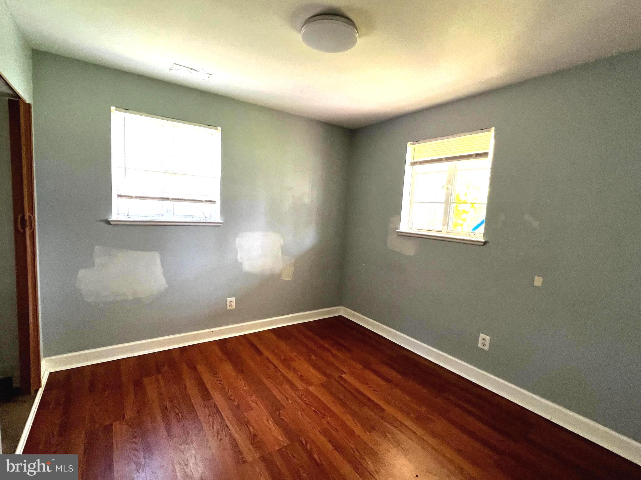 HOLMES RUN PARK - Residential