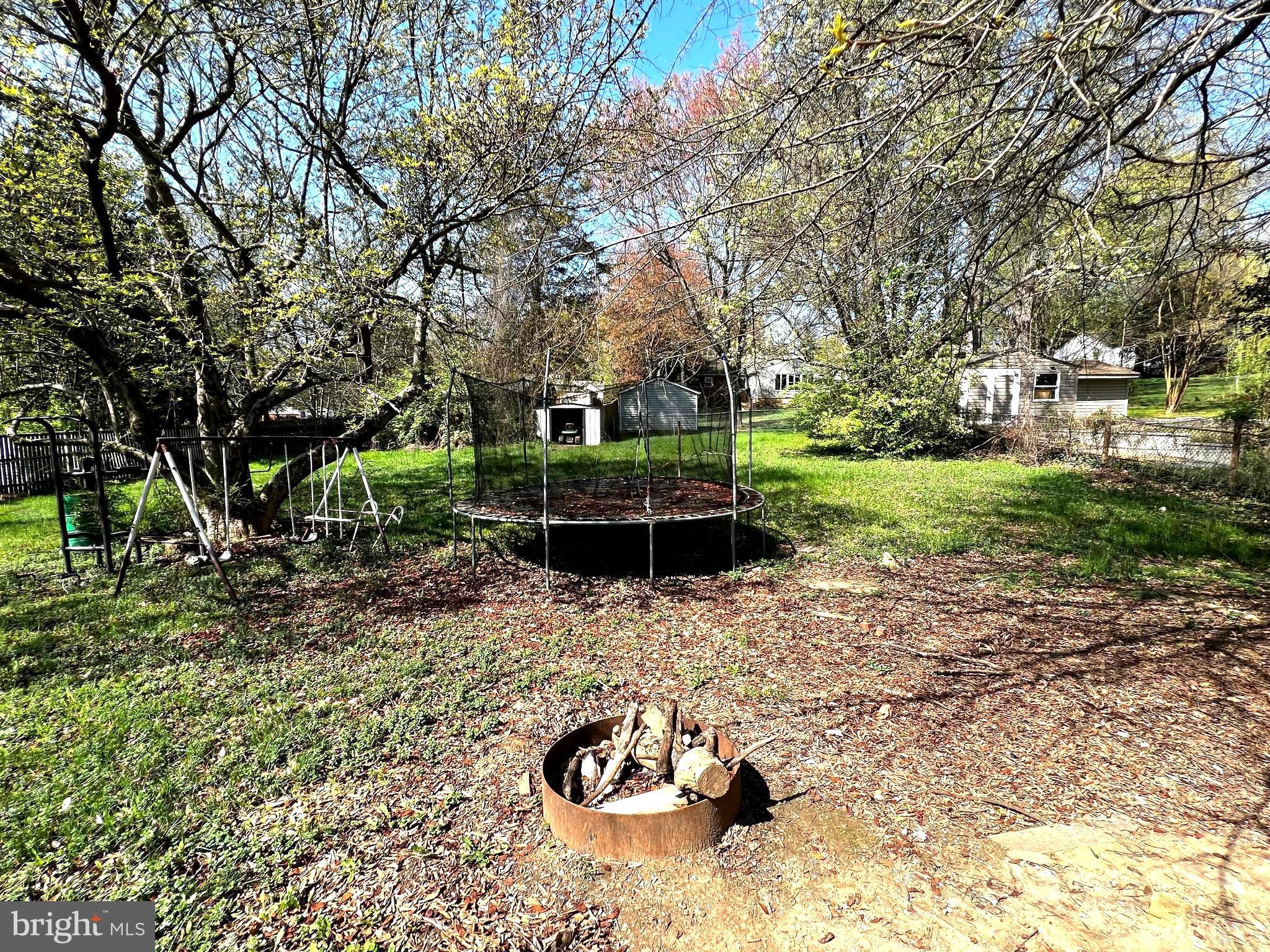 HOLMES RUN PARK - Residential