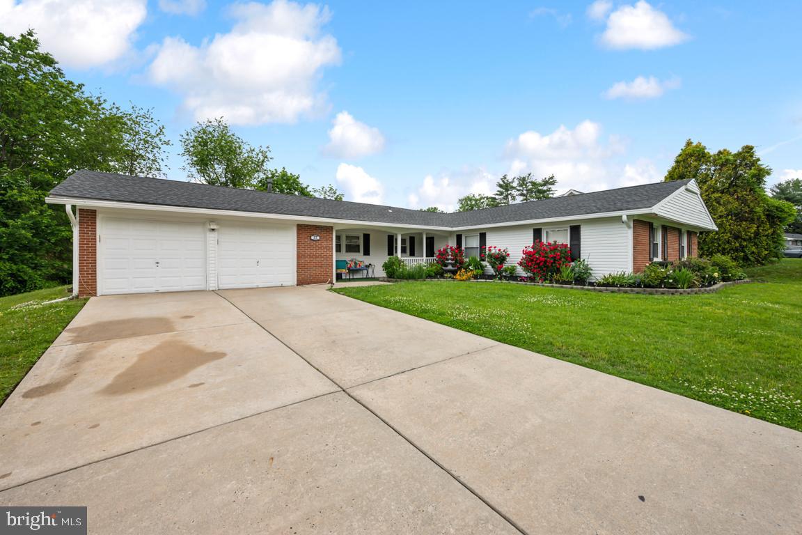 65 THORNHILL LANE