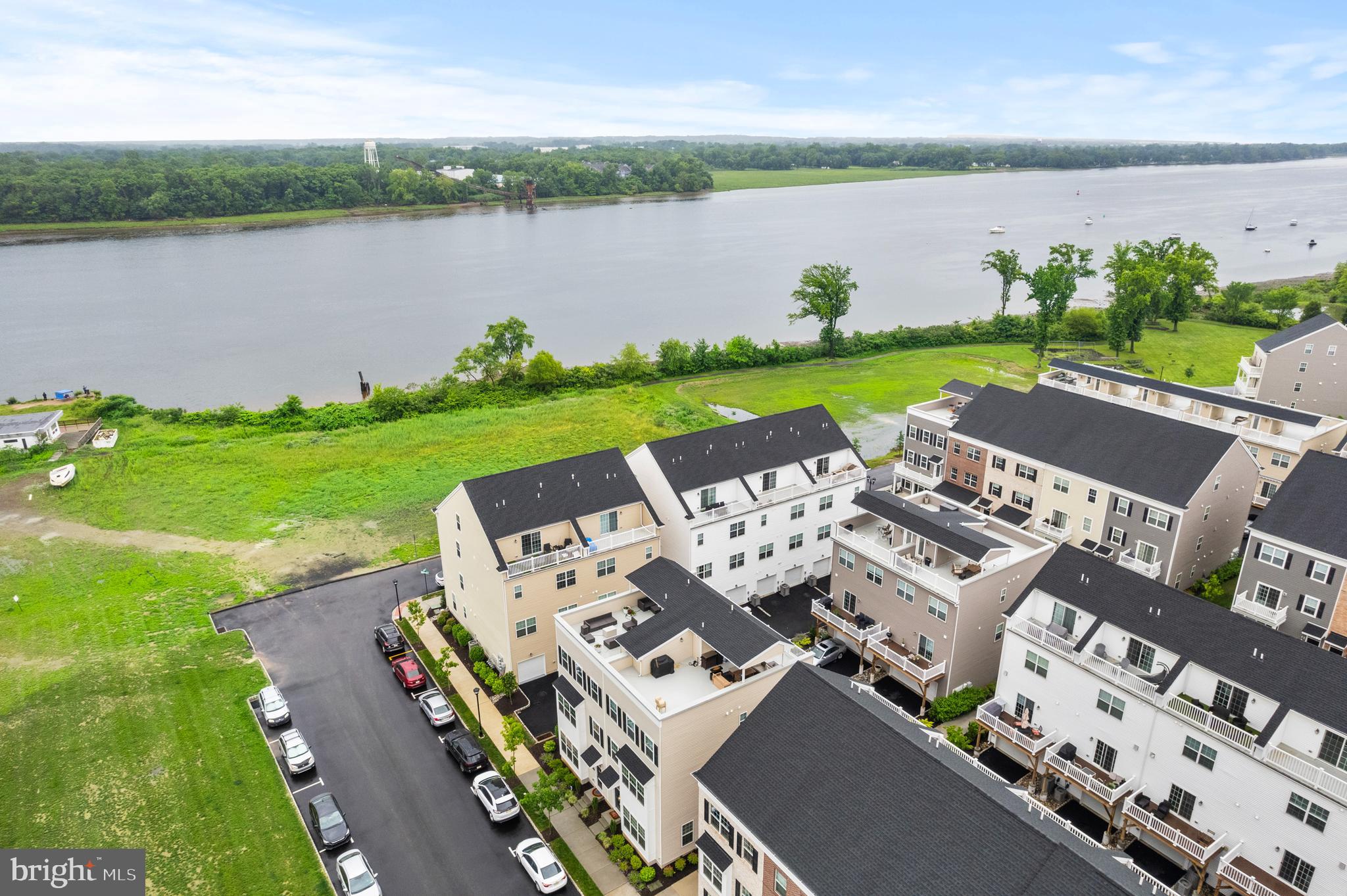 WATERSIDE - Residential Lease