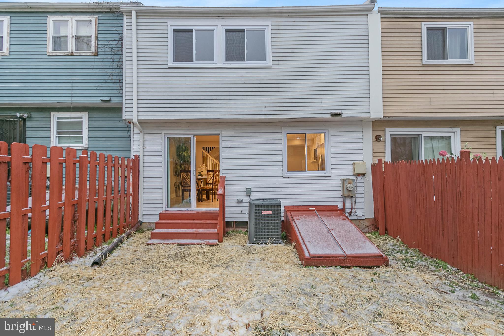 WESTHAMPTON TOWNHOUSES P - Residential