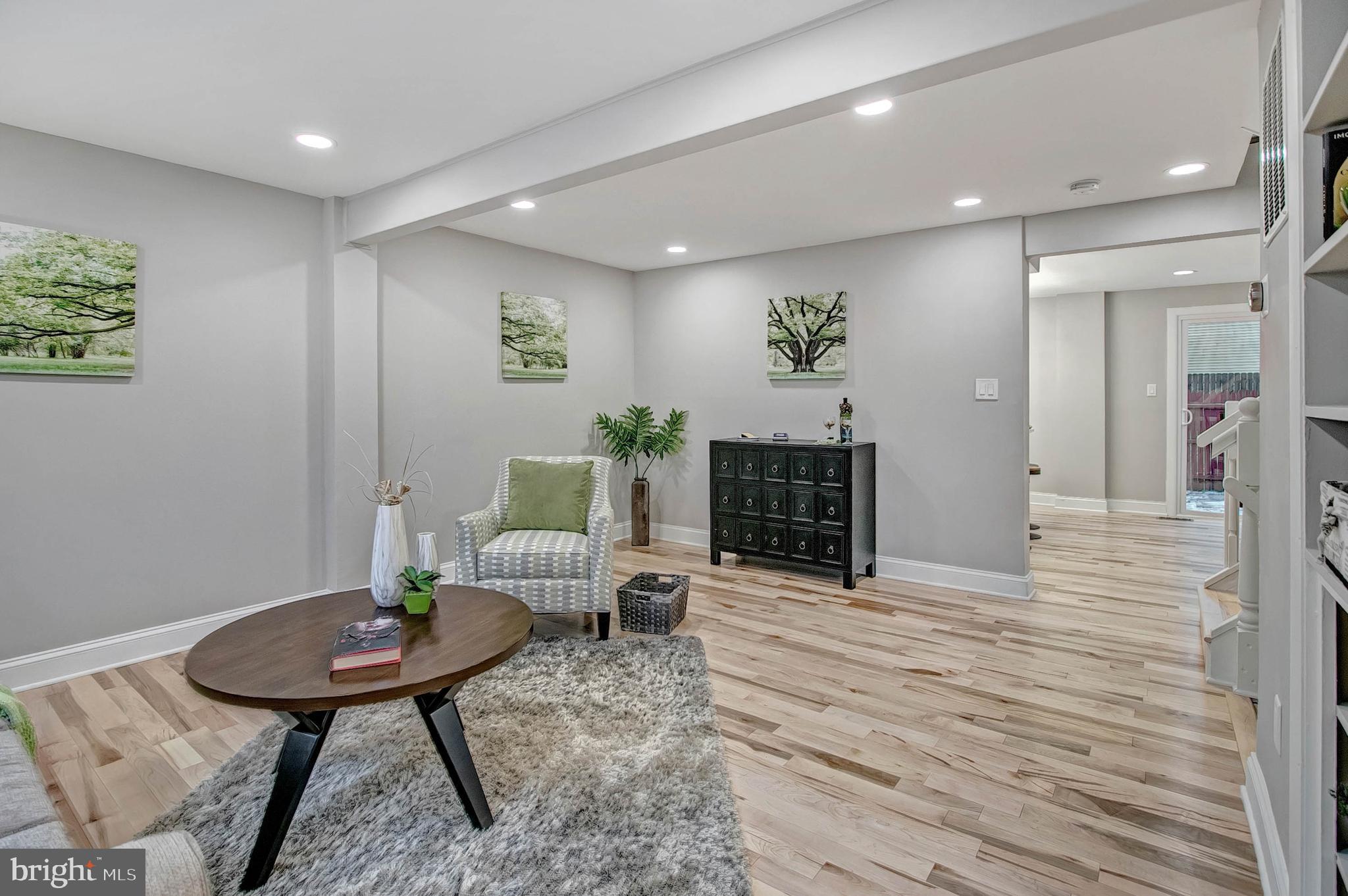 WESTHAMPTON TOWNHOUSES P - Residential