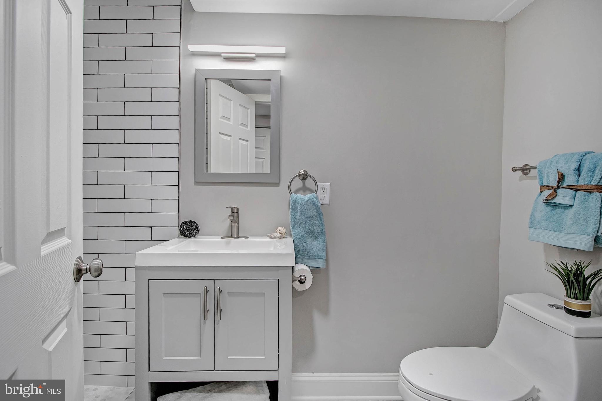 WESTHAMPTON TOWNHOUSES P - Residential