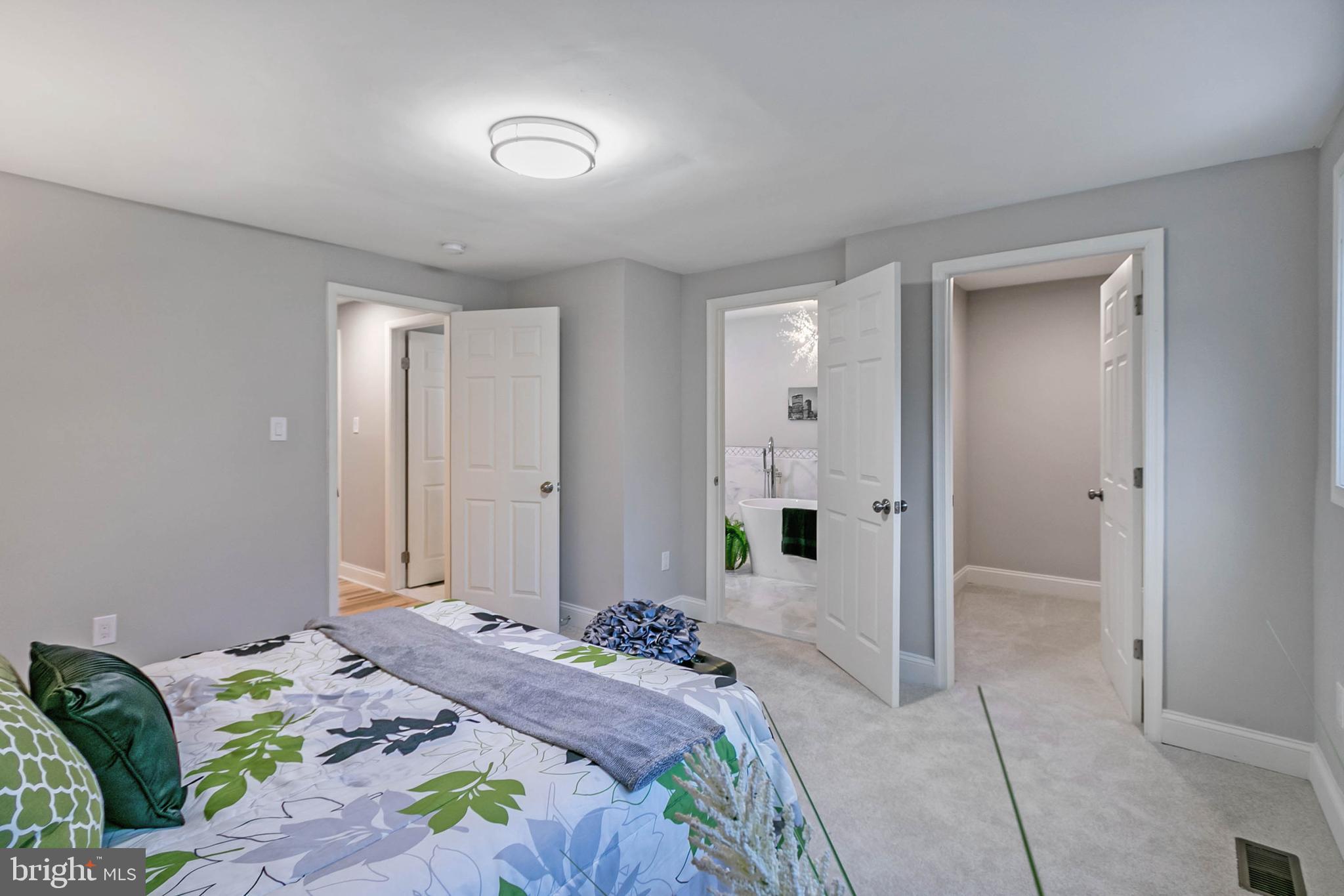 WESTHAMPTON TOWNHOUSES P - Residential