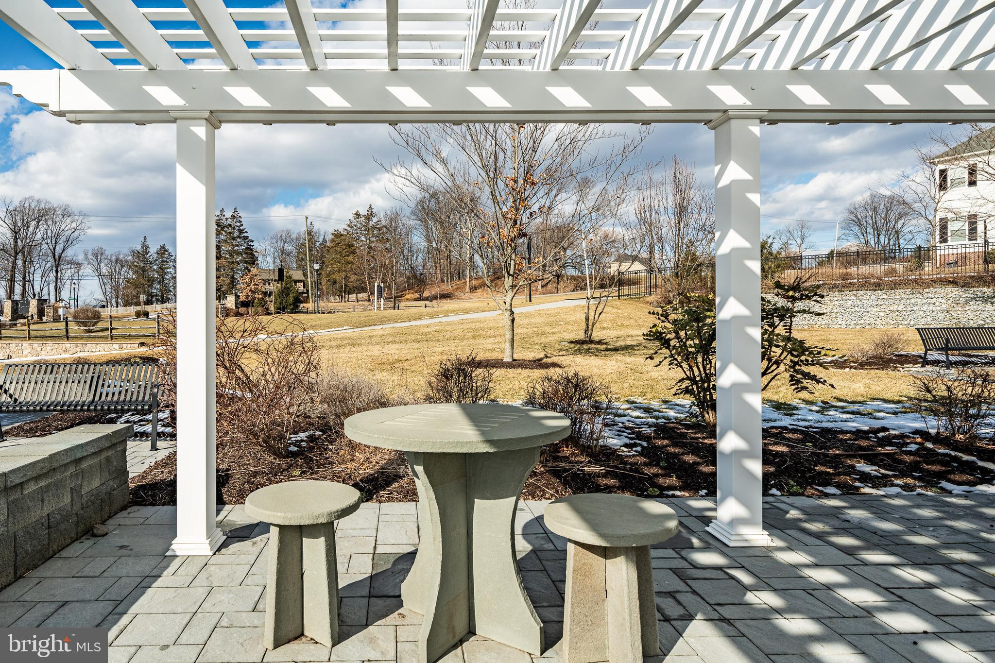 SPRING OAK - Residential