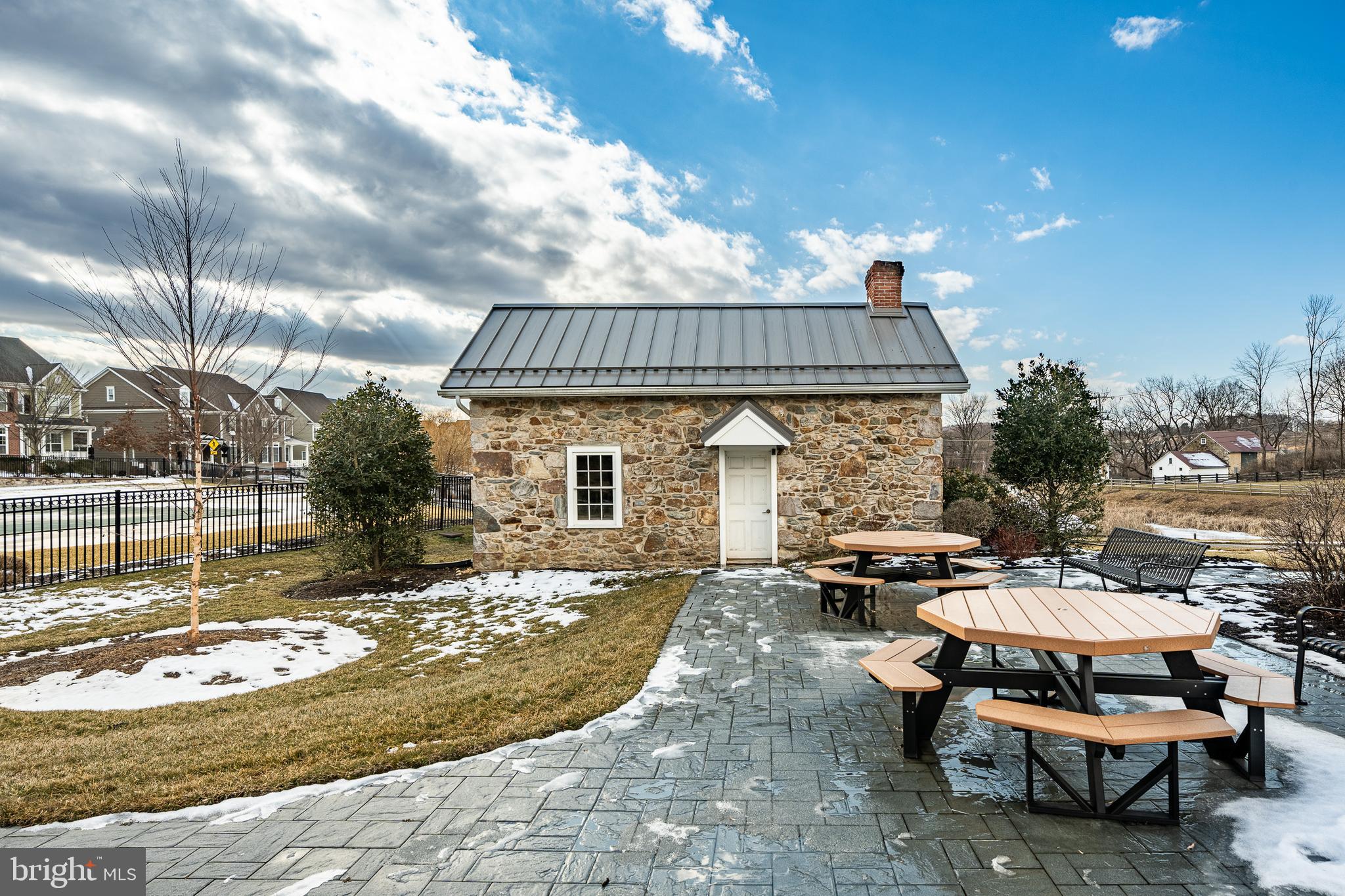 SPRING OAK - Residential