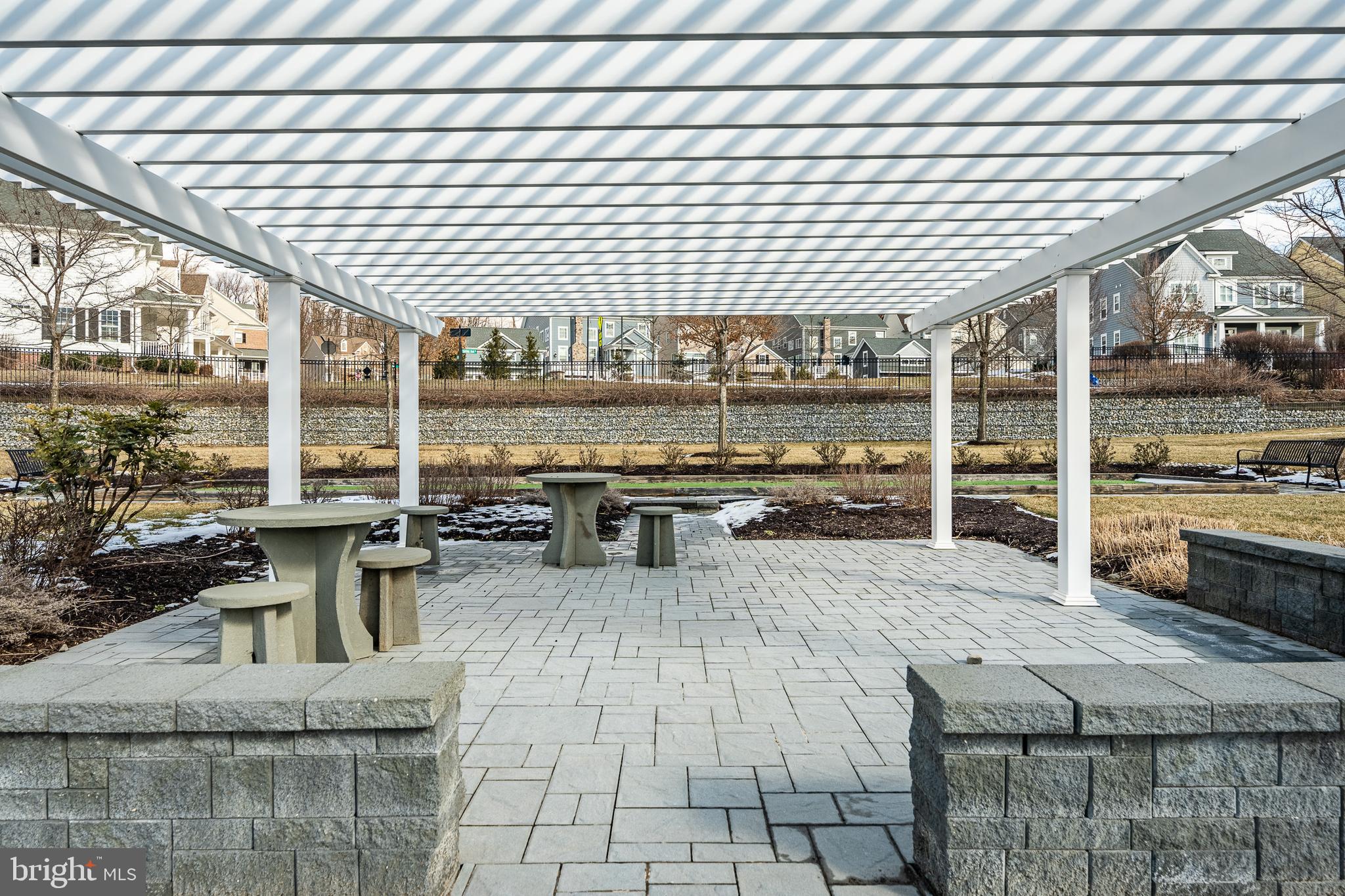 SPRING OAK - Residential