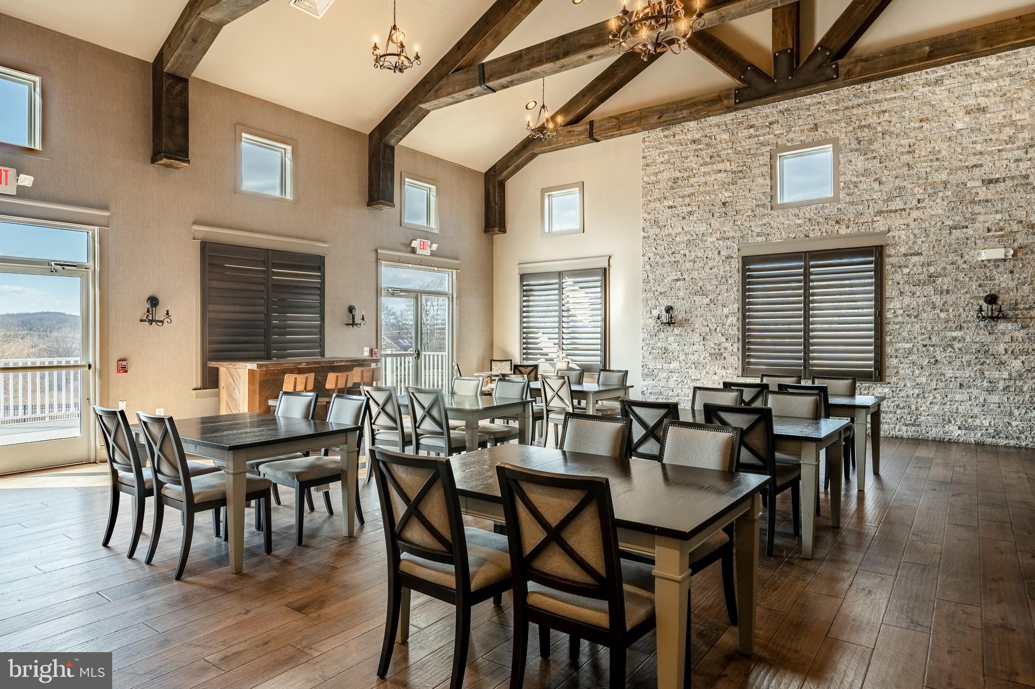 SPRING OAK - Residential