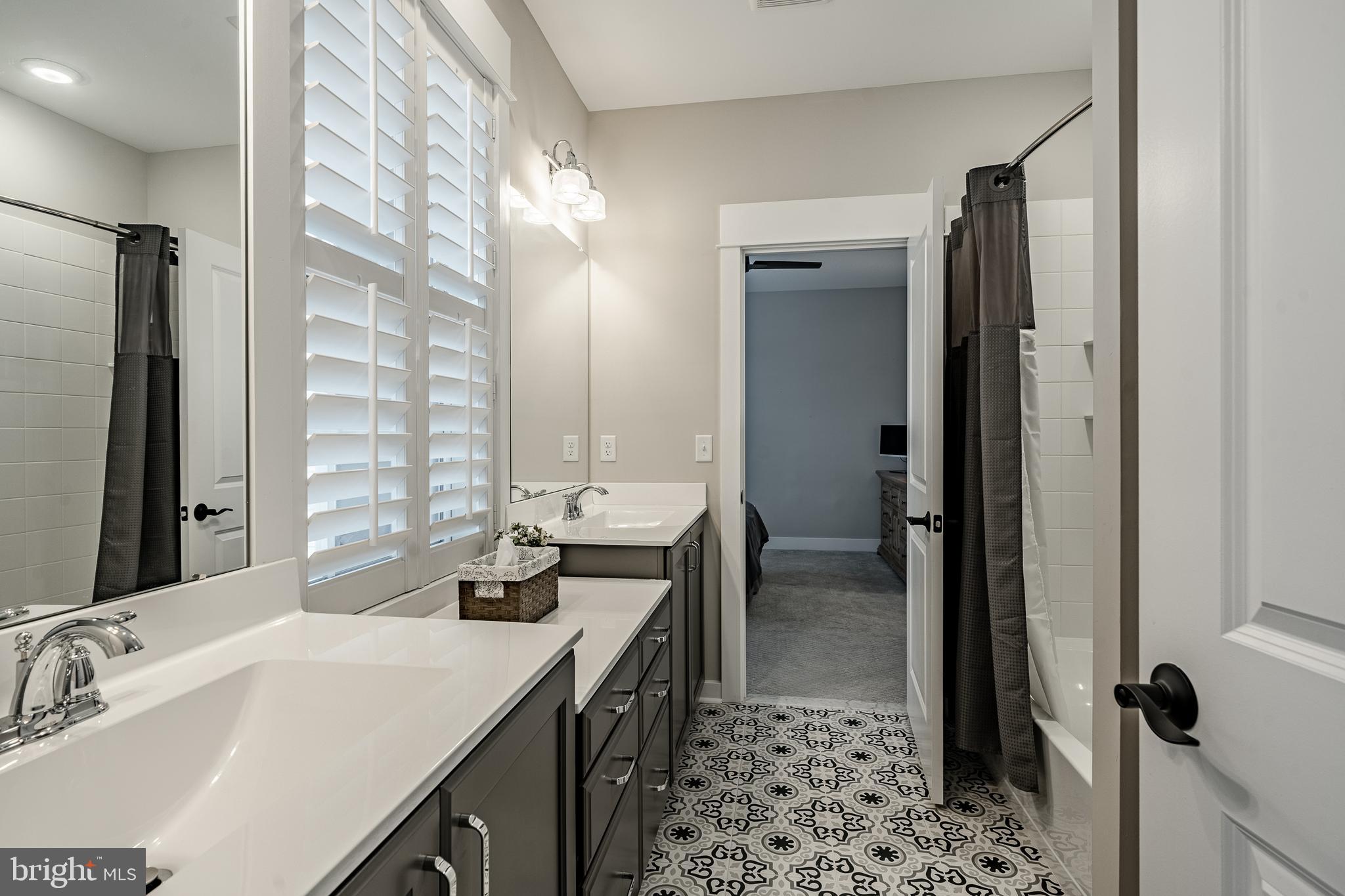 SPRING OAK - Residential