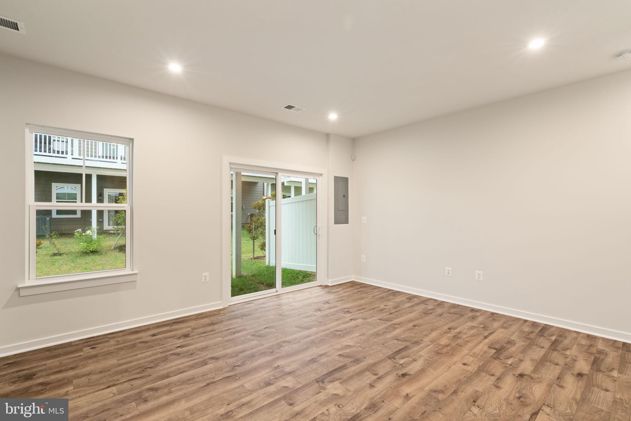 POTOMAC SHORES - Residential