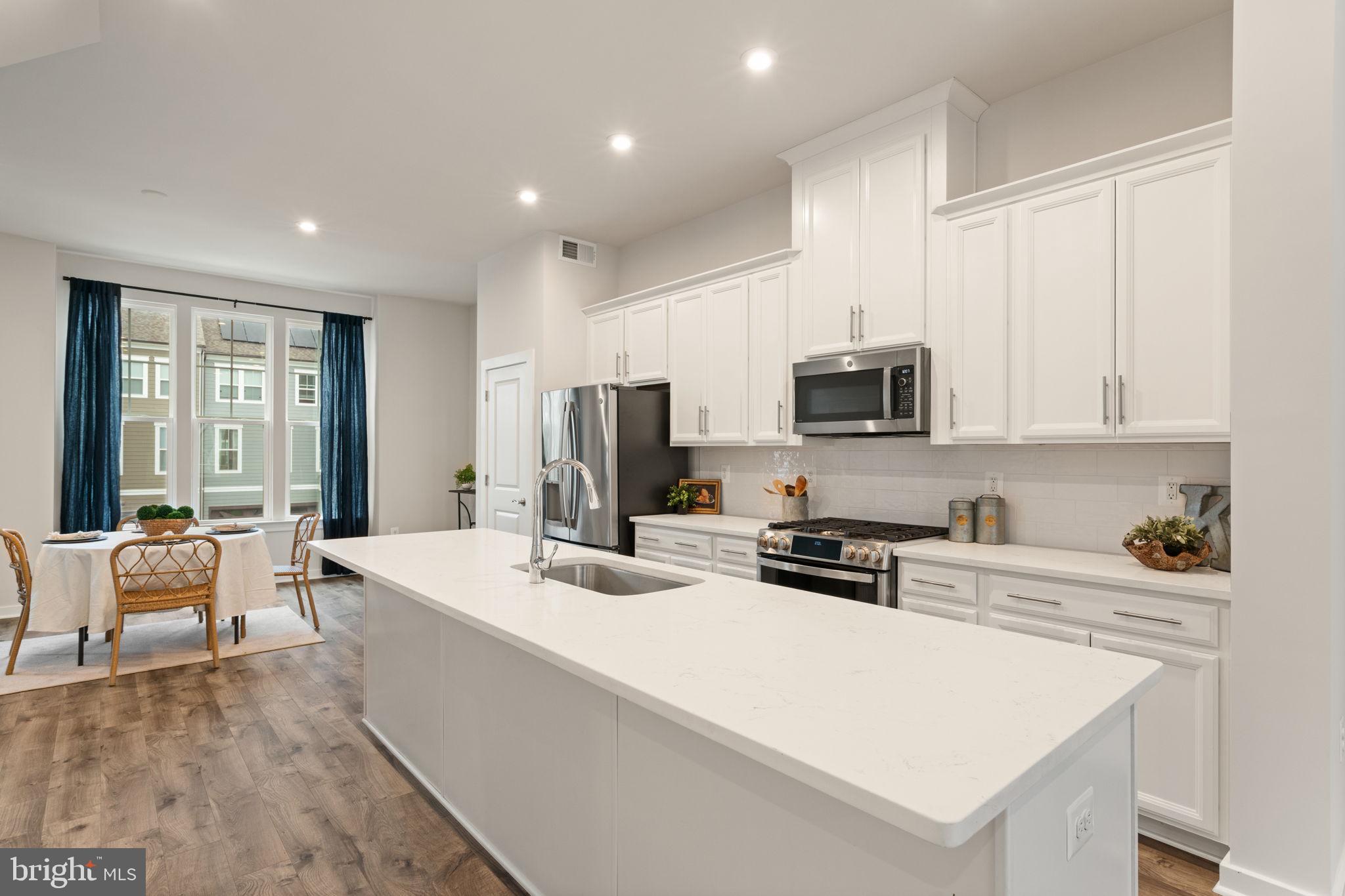 POTOMAC SHORES - Residential