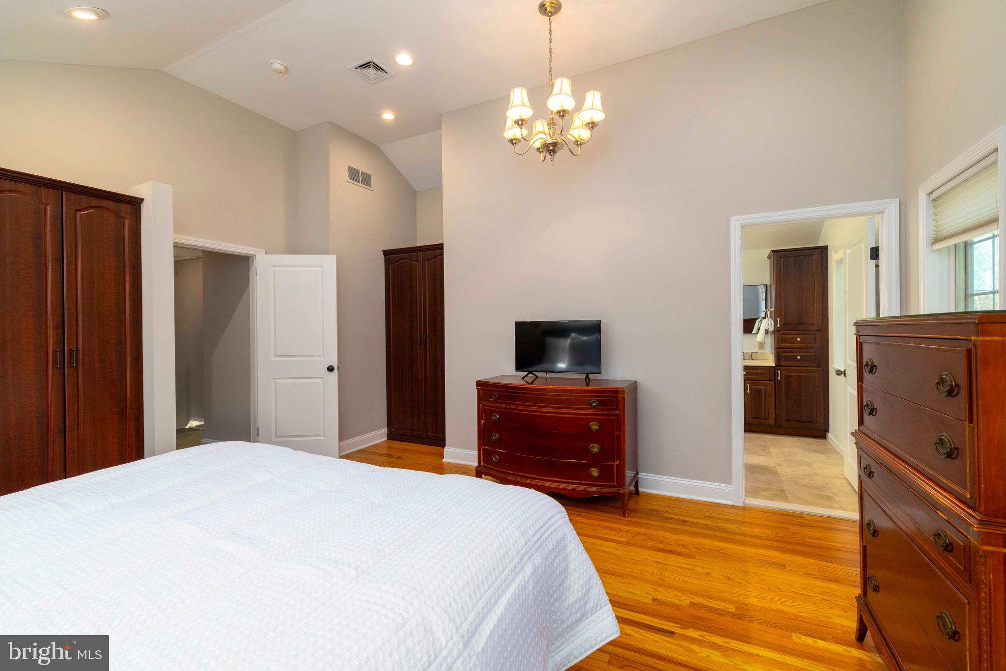 ENFIELD - Residential