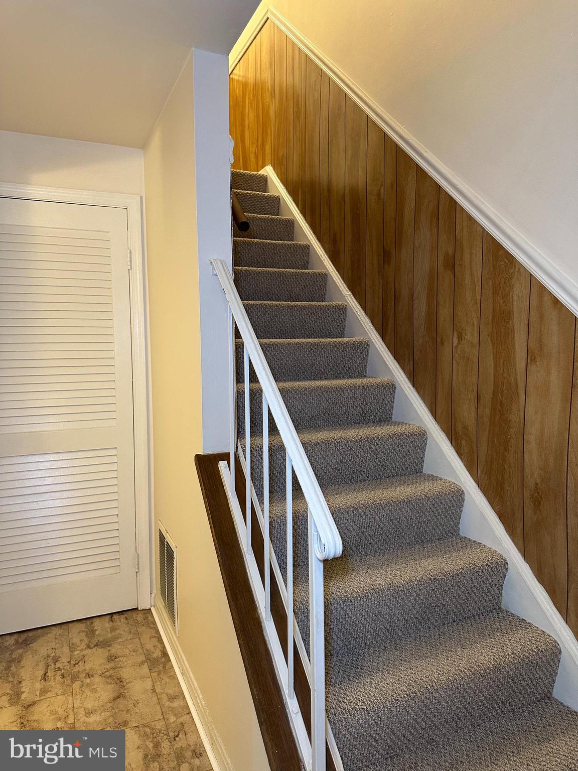 PINEWOOD HILL - Residential Lease