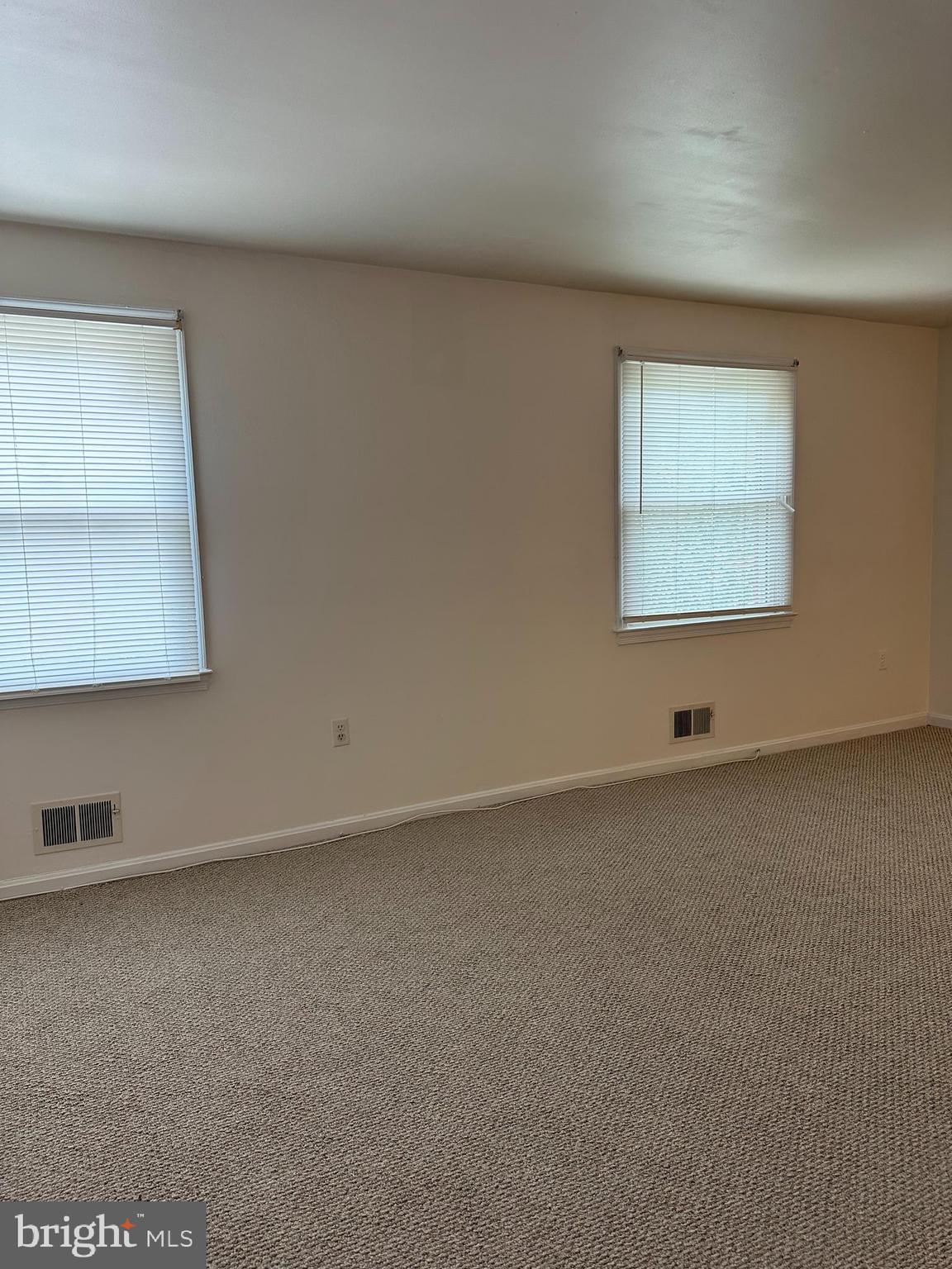 PINEWOOD HILL - Residential Lease