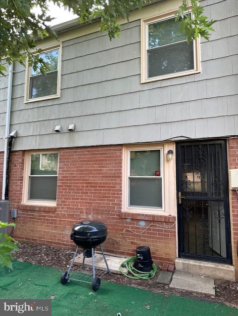 PINEWOOD HILL - Residential Lease