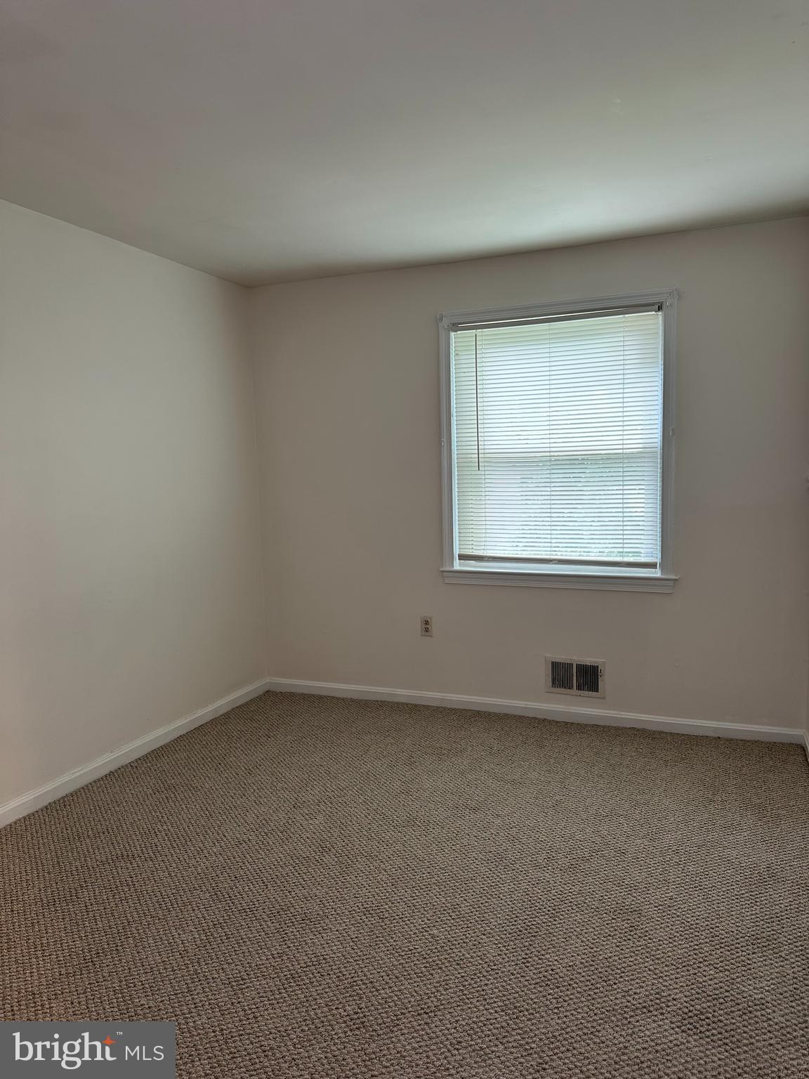 PINEWOOD HILL - Residential Lease