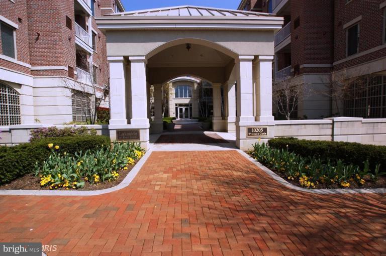 LAKESIDE TOWN CENTRE CONDOMINIUM - Residential Lease