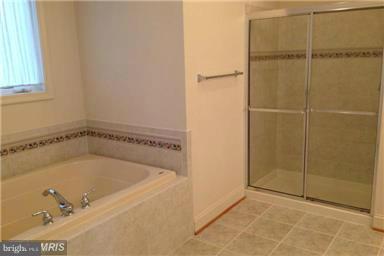 LAKESIDE TOWN CENTRE CONDOMINIUM - Residential Lease