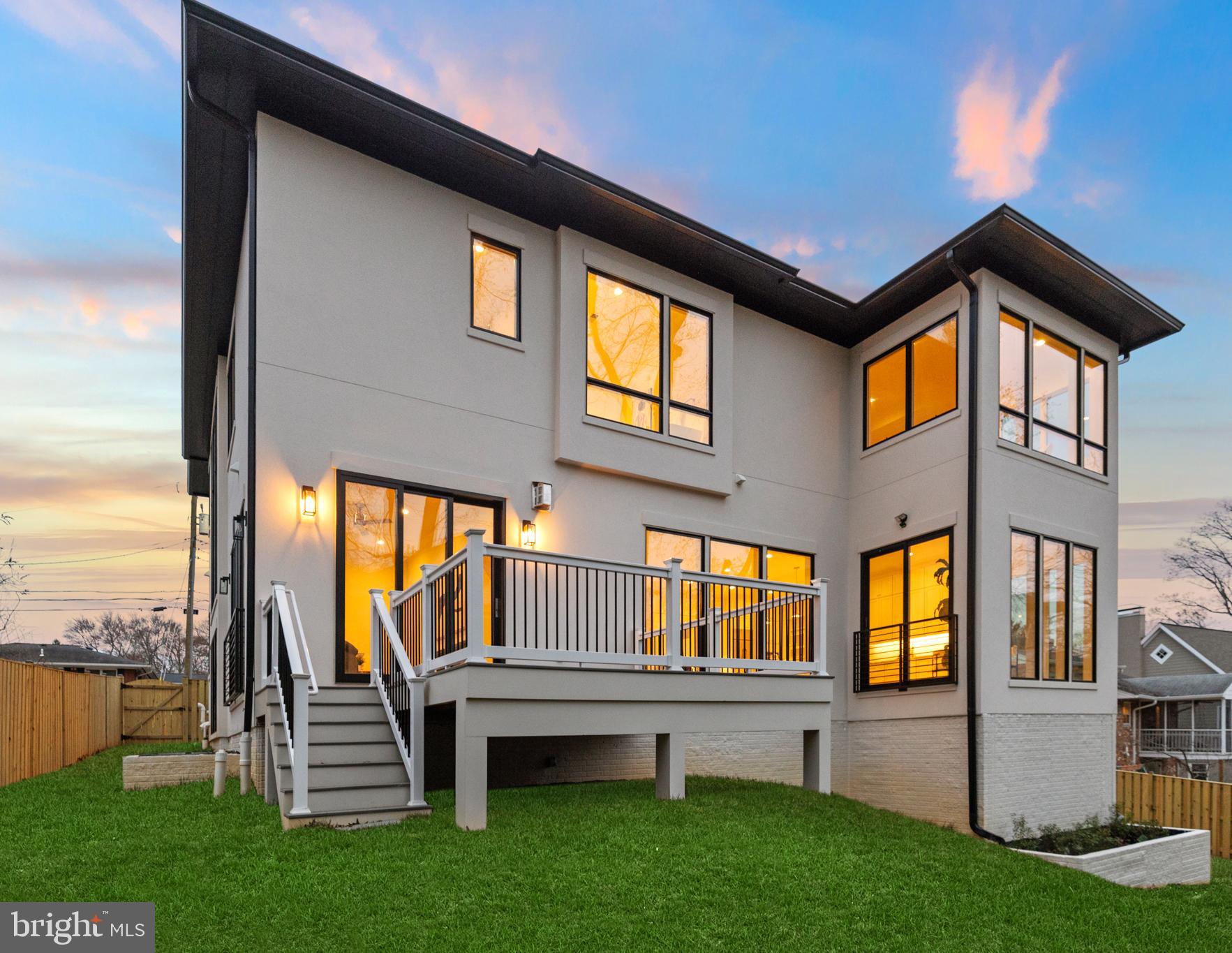 GOLF CLUB MANOR - Residential