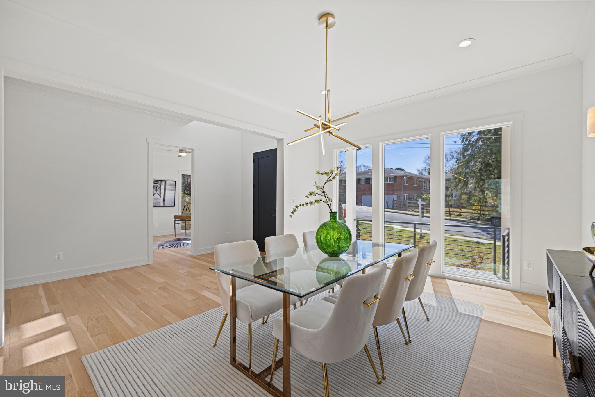 GOLF CLUB MANOR - Residential