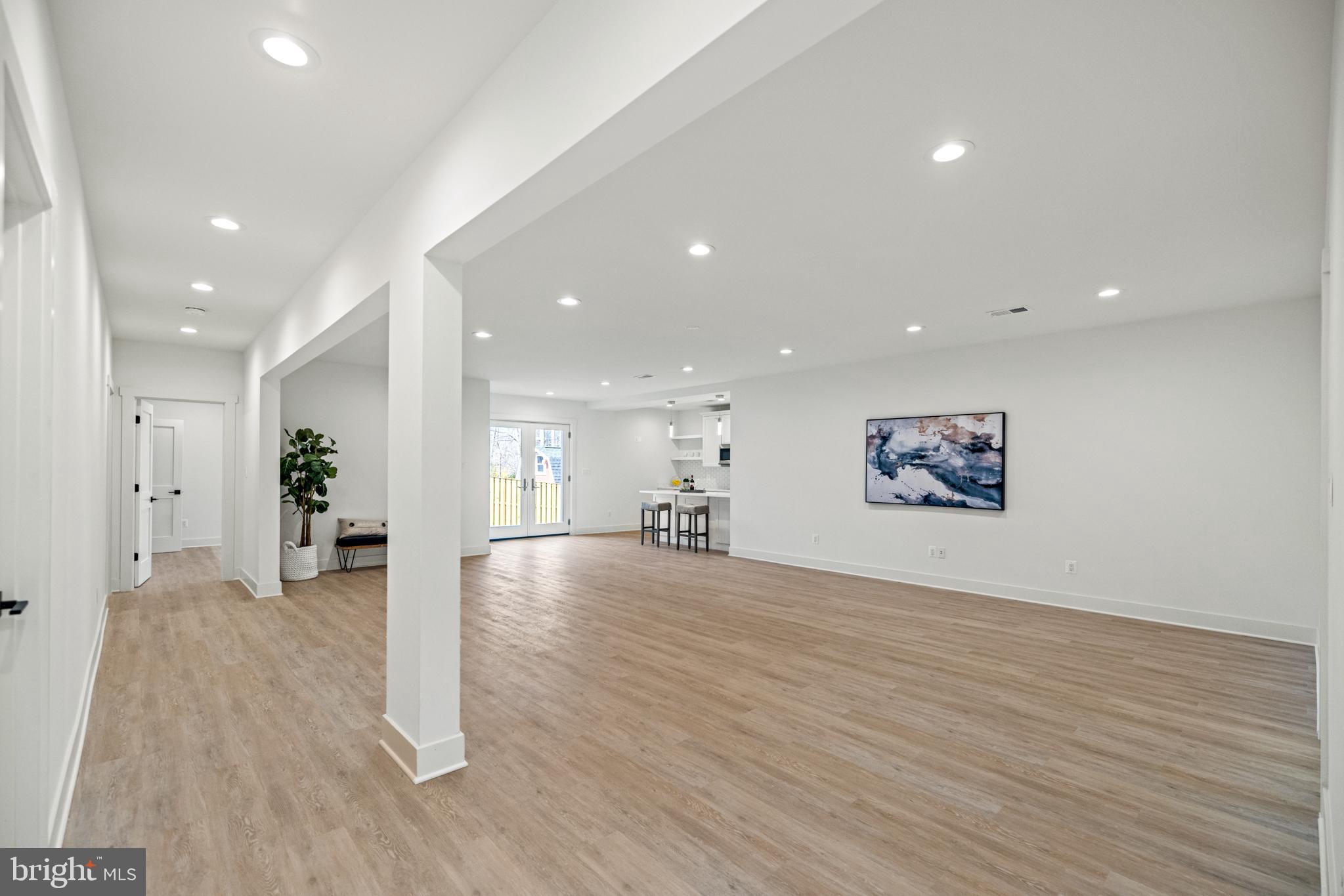 GOLF CLUB MANOR - Residential