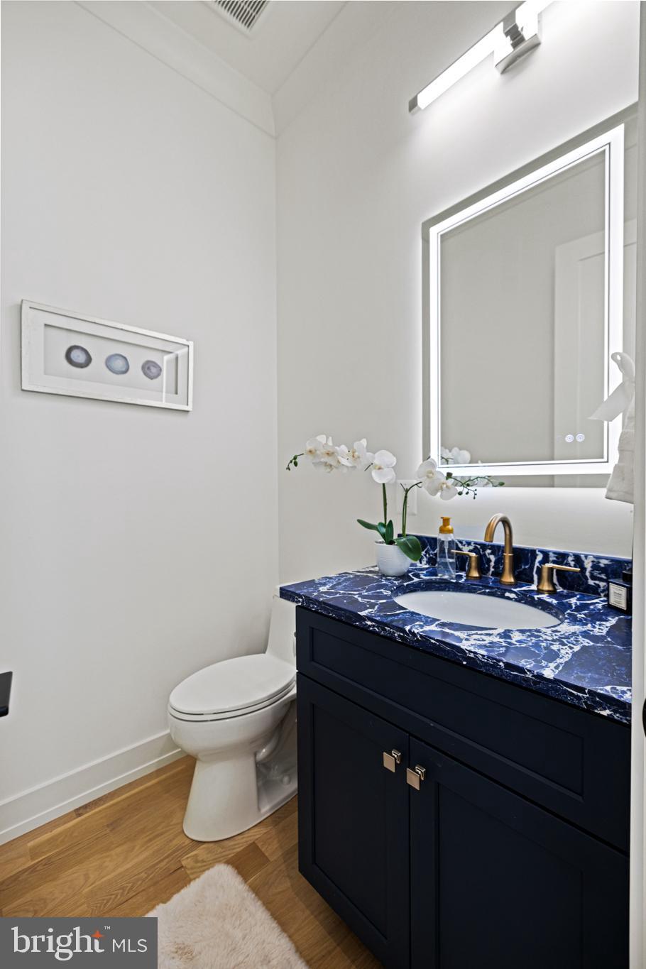 GOLF CLUB MANOR - Residential