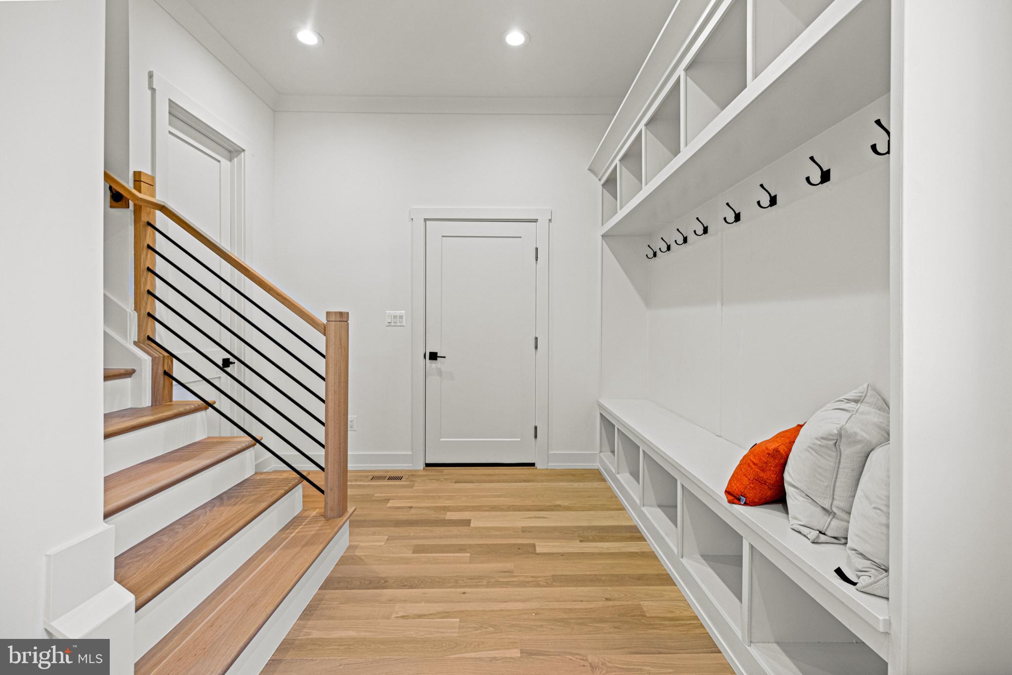 GOLF CLUB MANOR - Residential