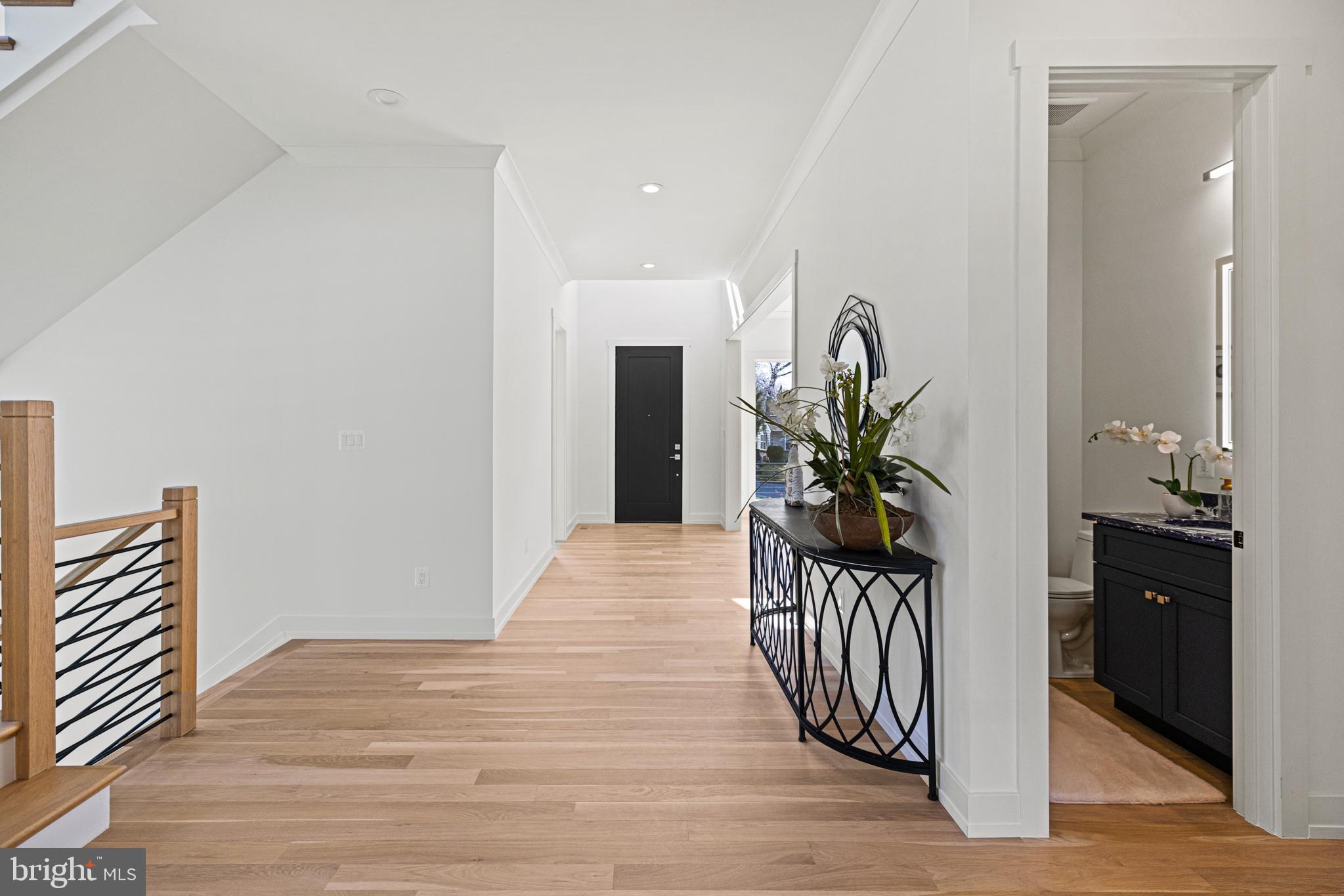 GOLF CLUB MANOR - Residential