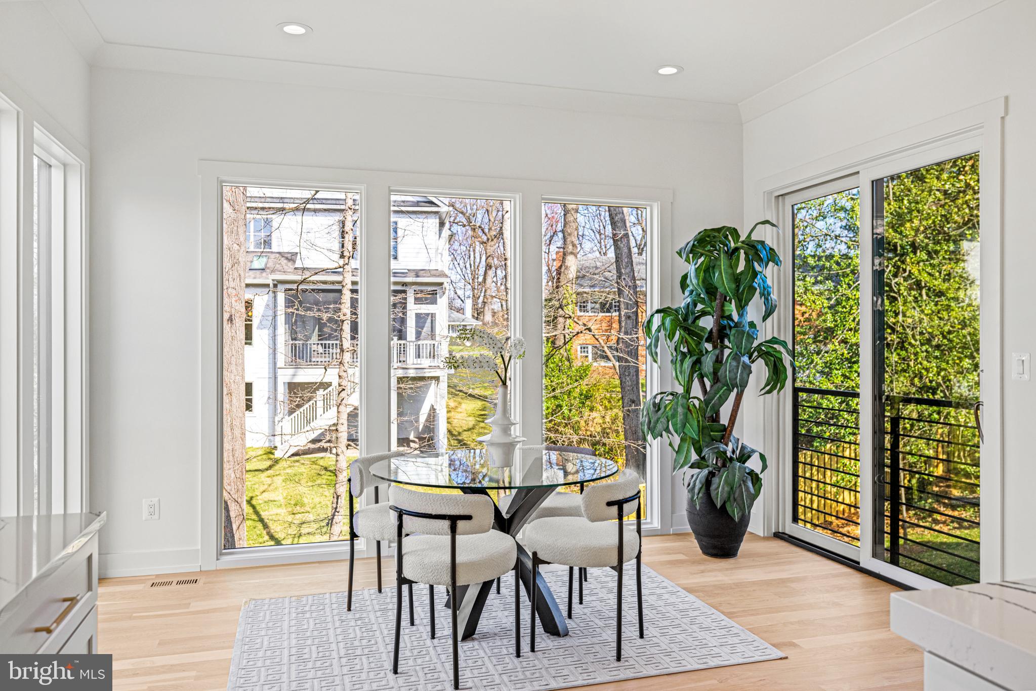 GOLF CLUB MANOR - Residential