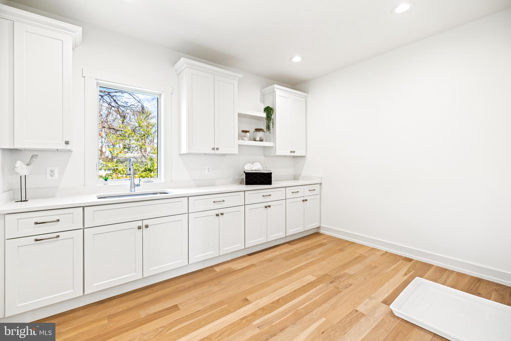 GOLF CLUB MANOR - Residential