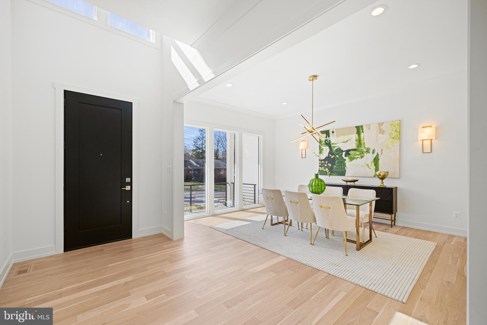 GOLF CLUB MANOR - Residential