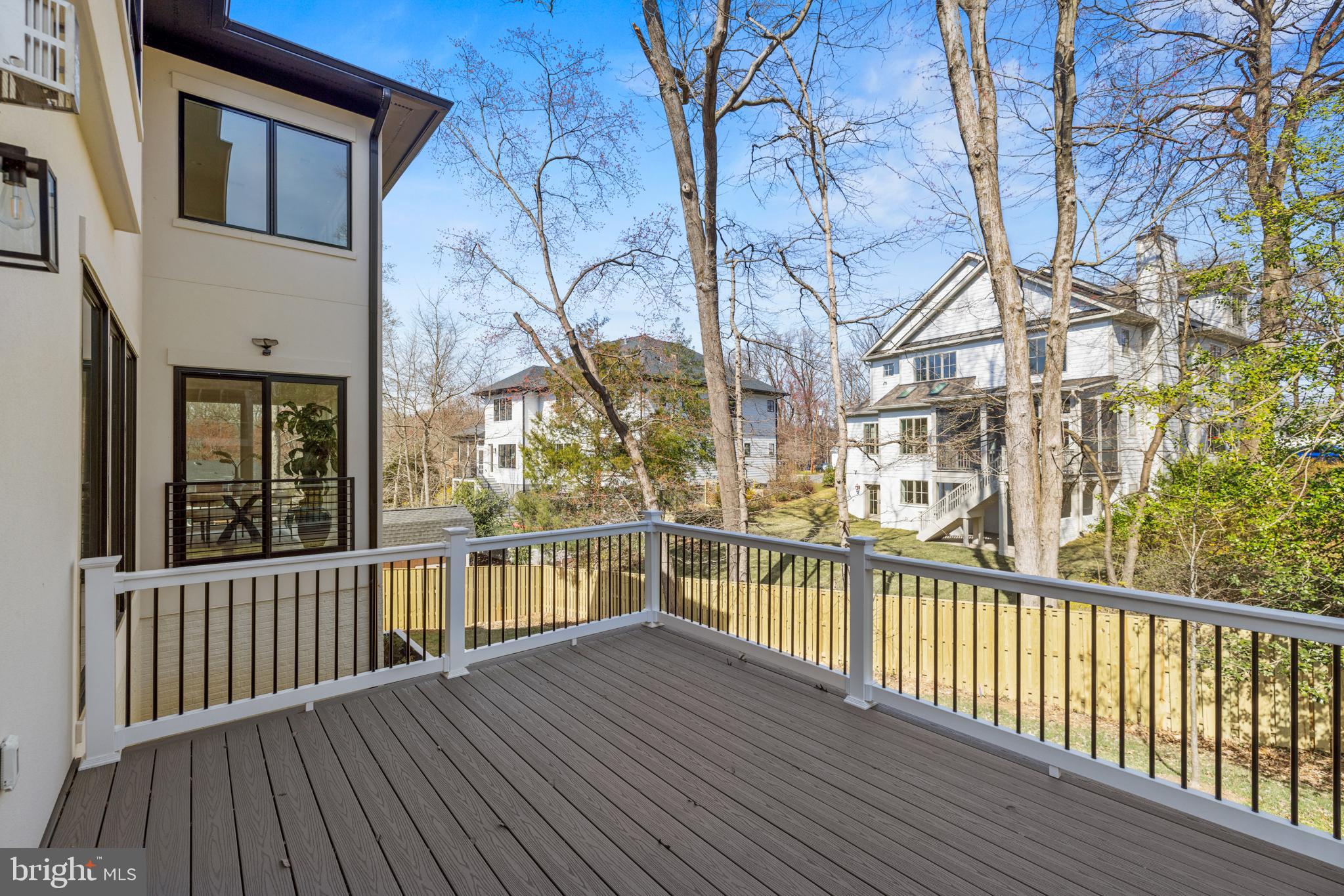 GOLF CLUB MANOR - Residential