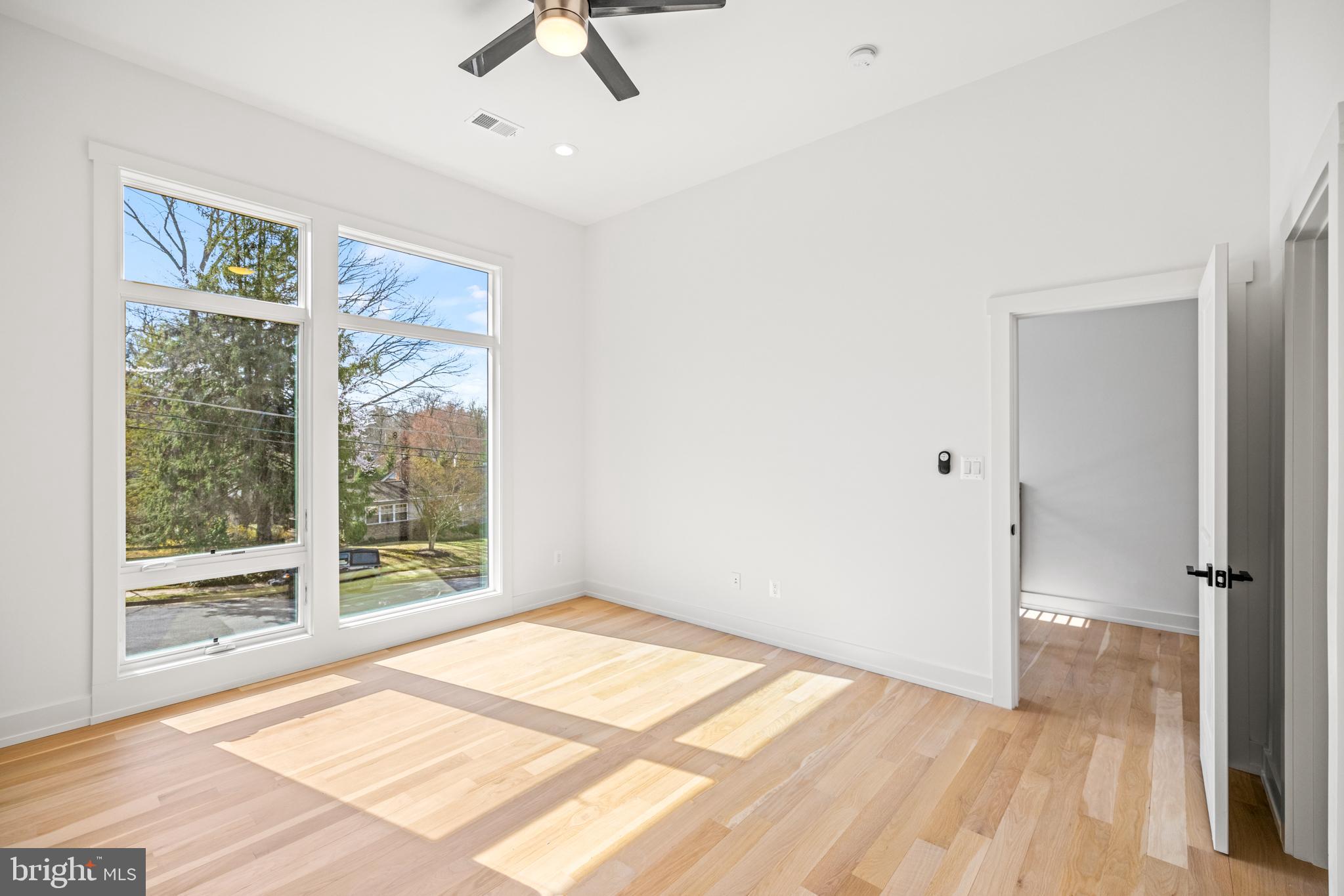 GOLF CLUB MANOR - Residential