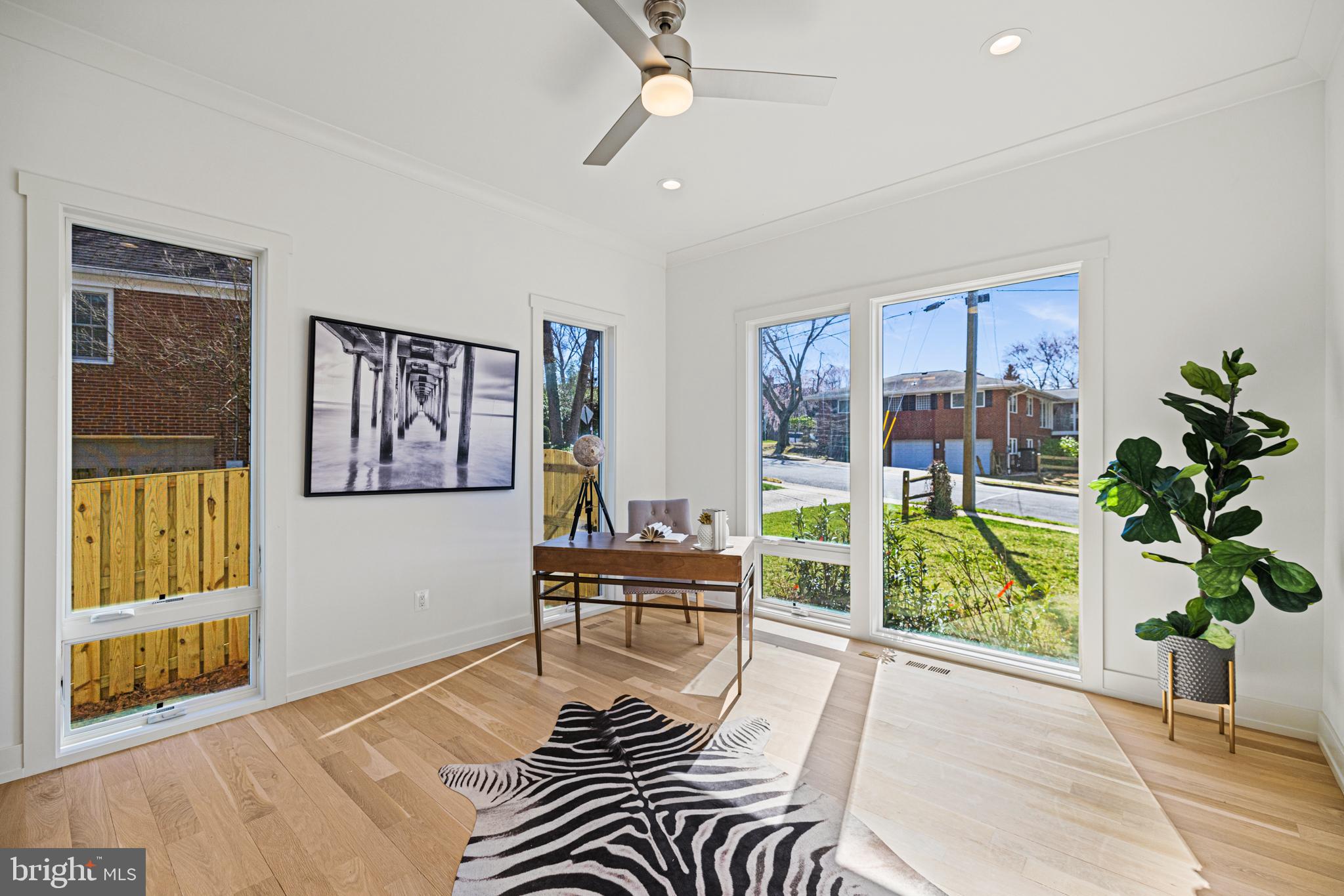 GOLF CLUB MANOR - Residential