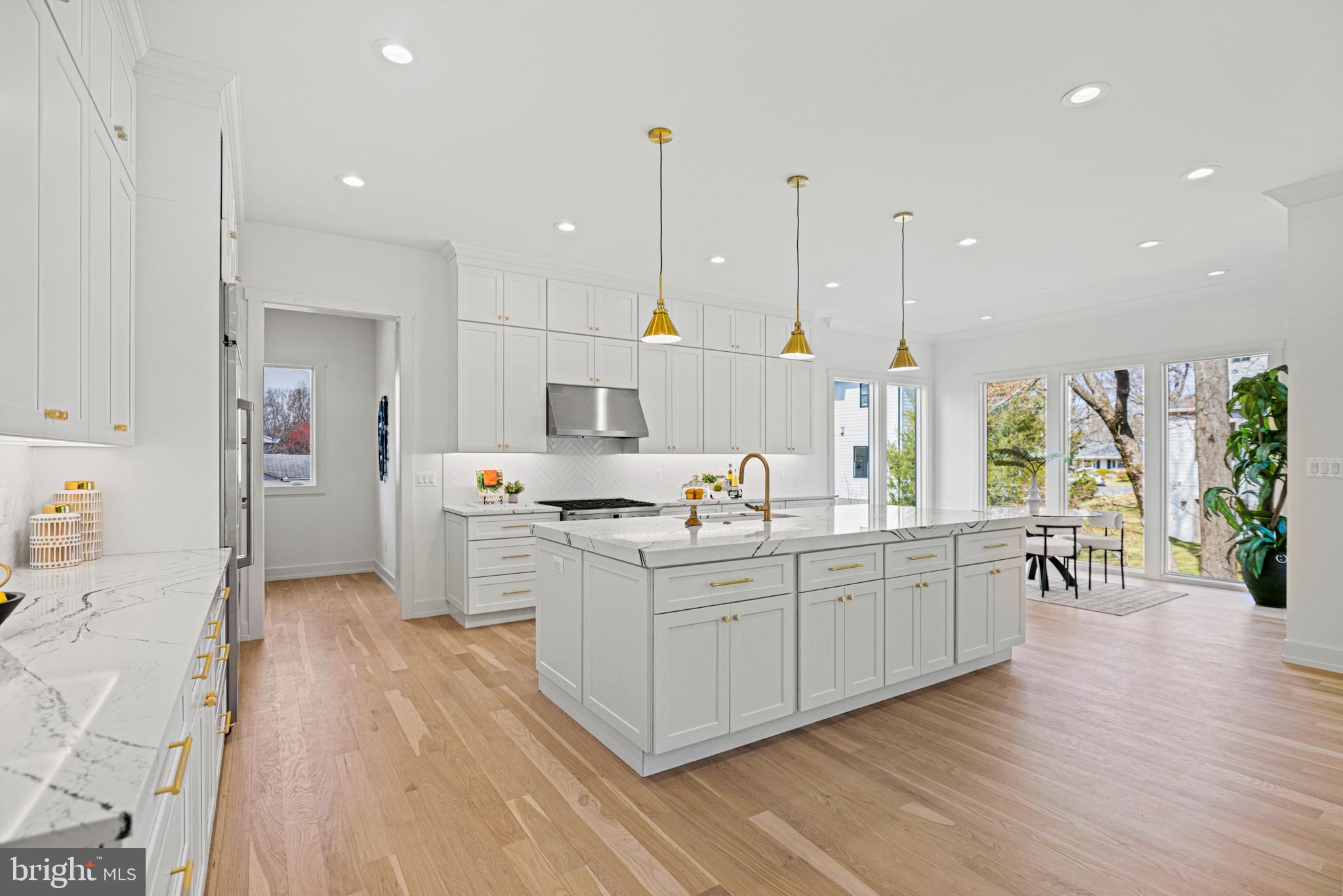 GOLF CLUB MANOR - Residential