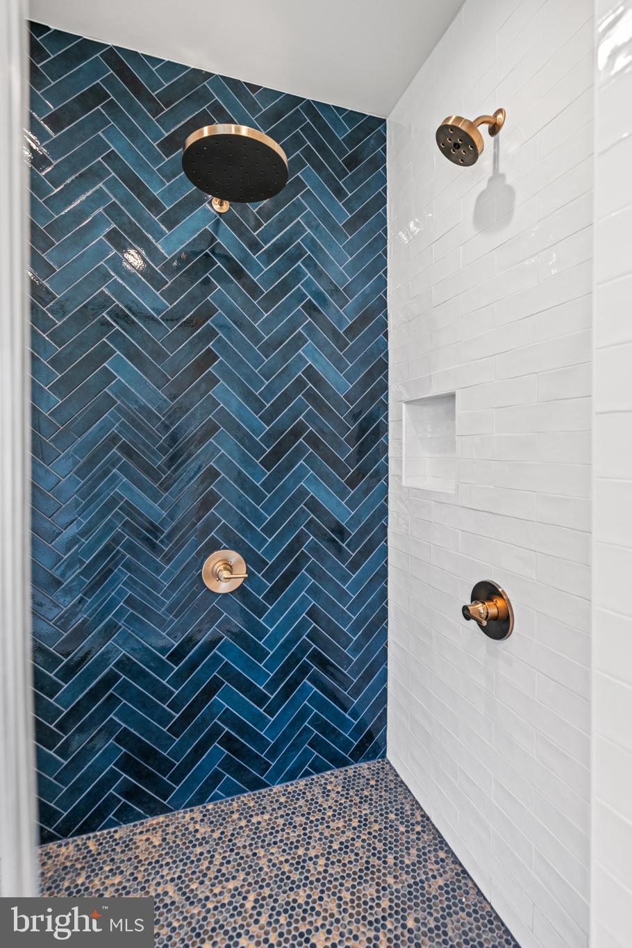 GOLF CLUB MANOR - Residential