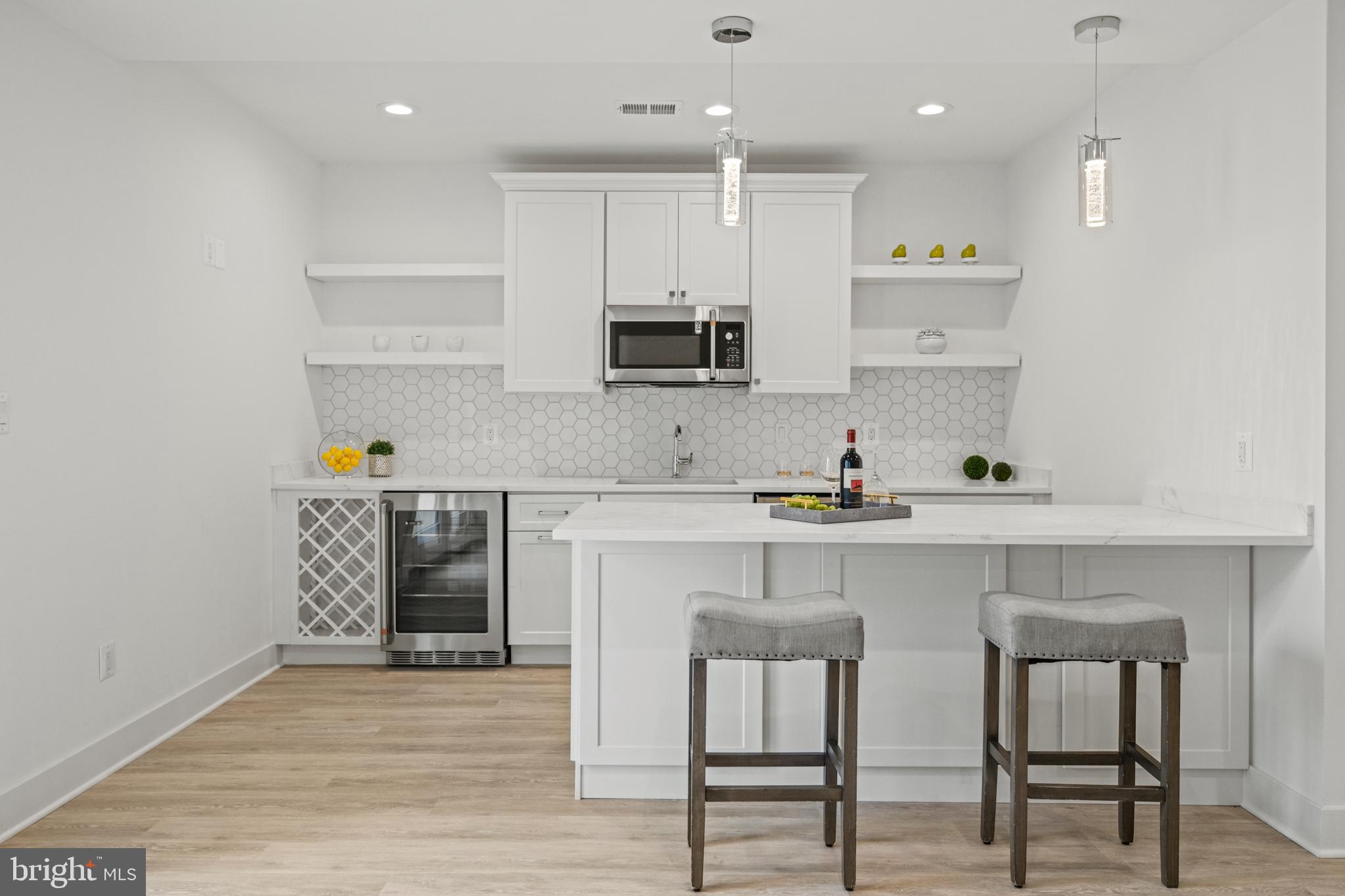 GOLF CLUB MANOR - Residential