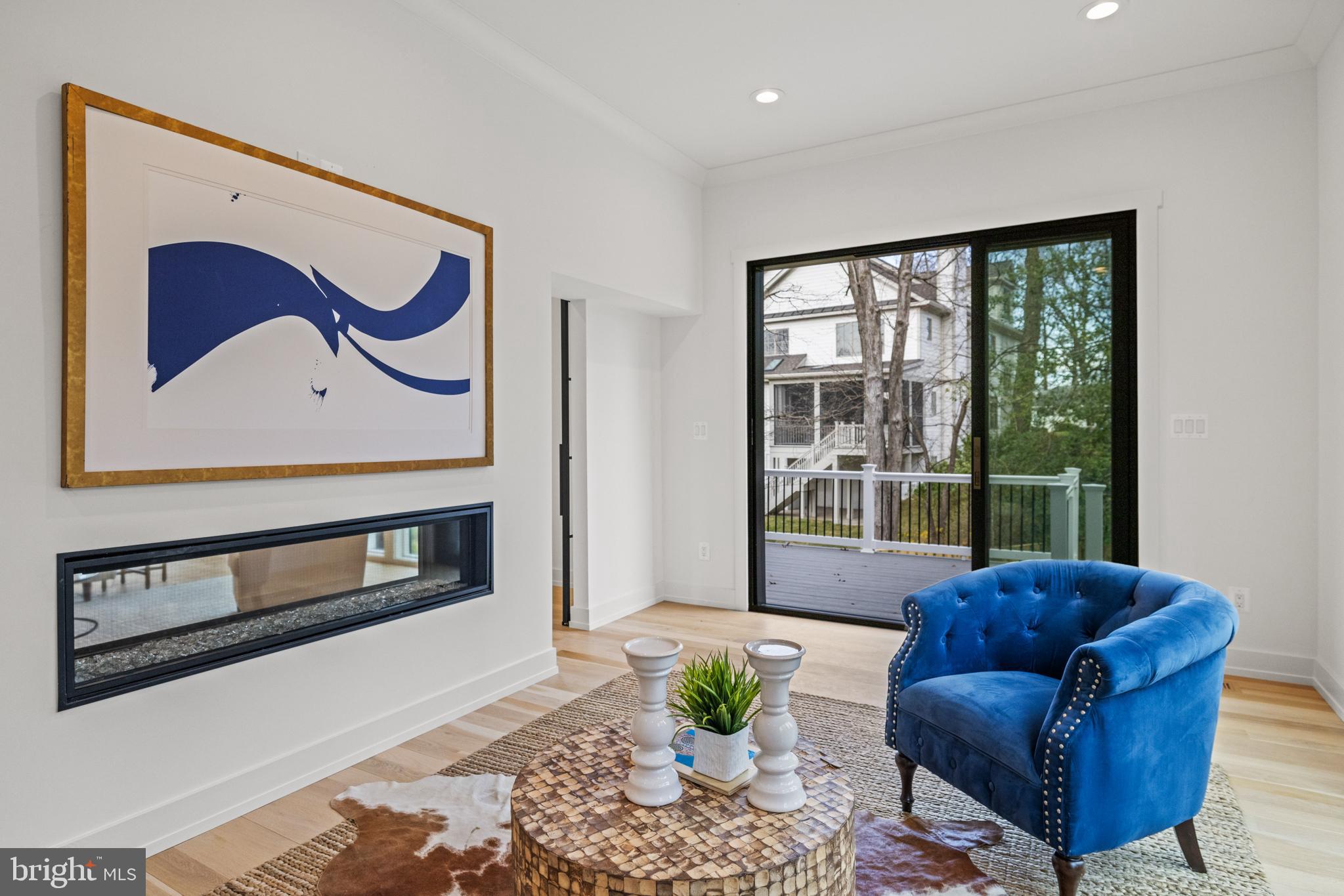 GOLF CLUB MANOR - Residential