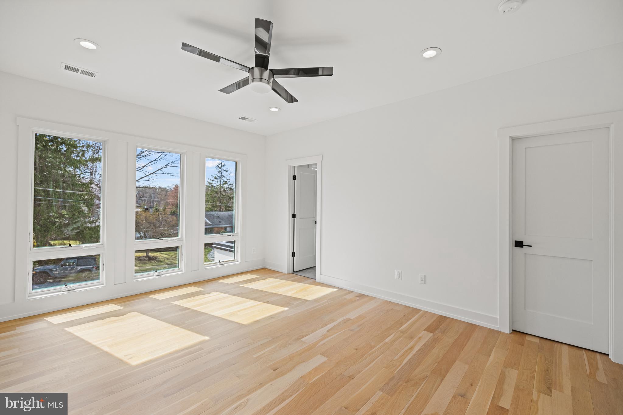 GOLF CLUB MANOR - Residential