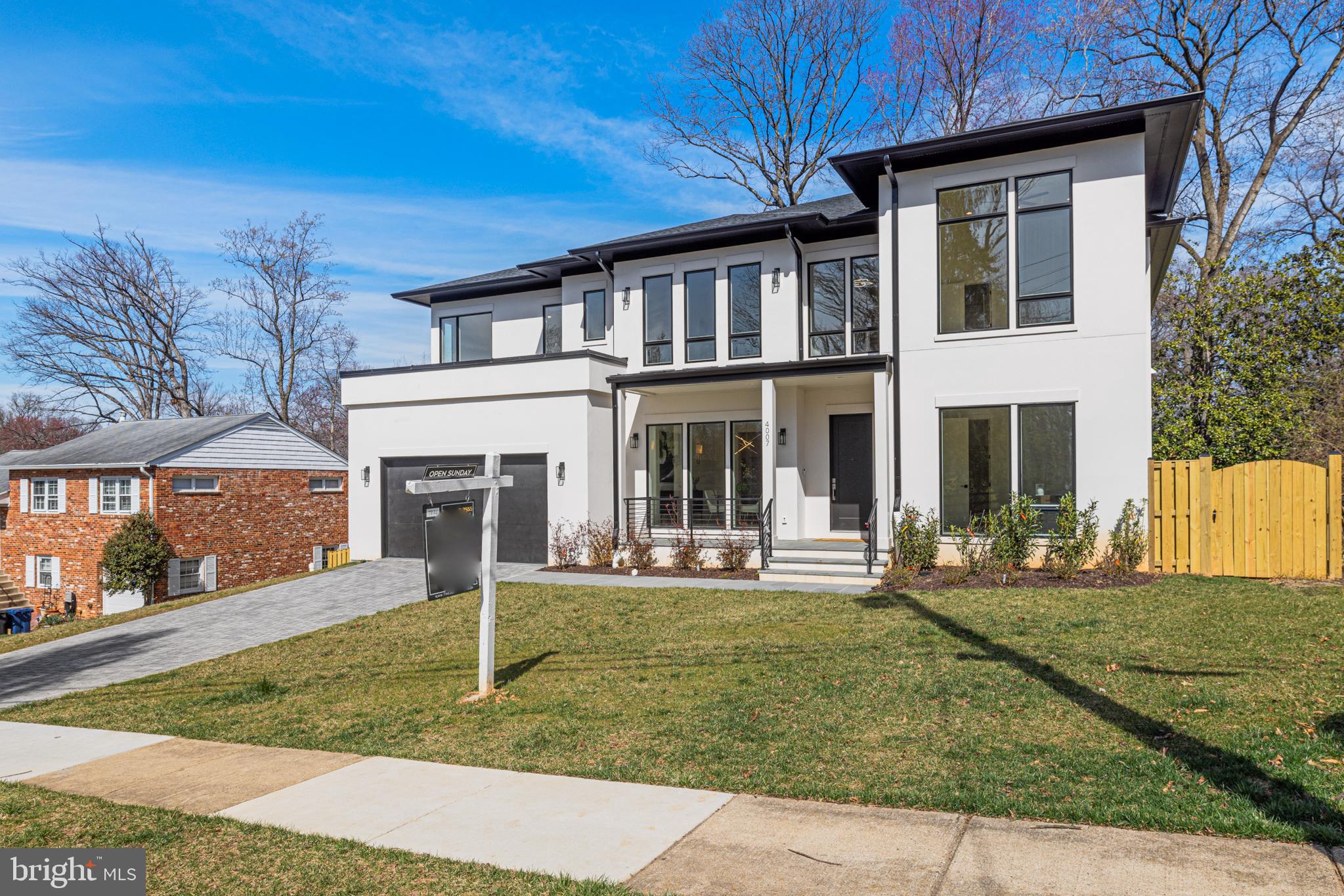 GOLF CLUB MANOR - Residential