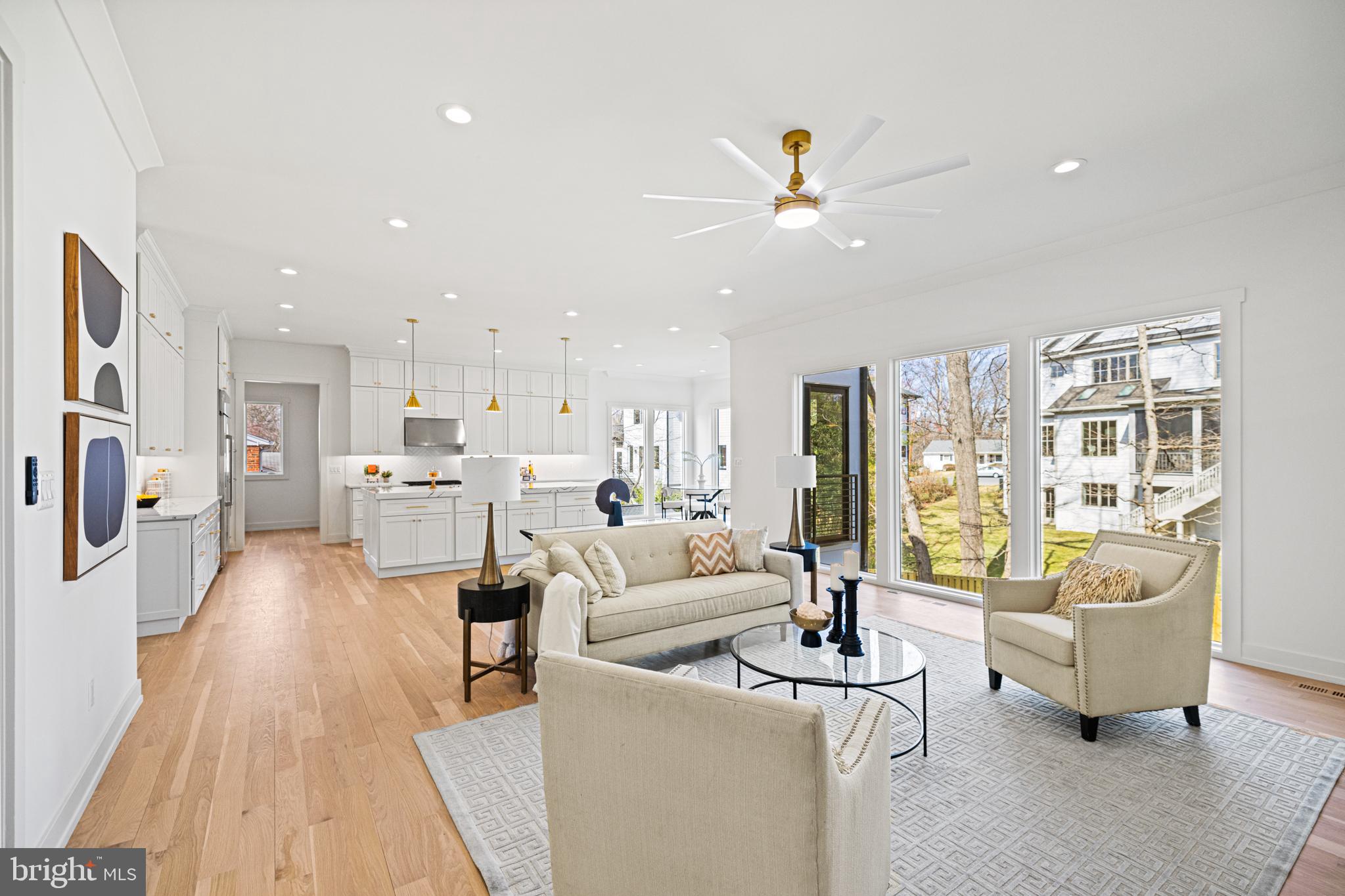 GOLF CLUB MANOR - Residential